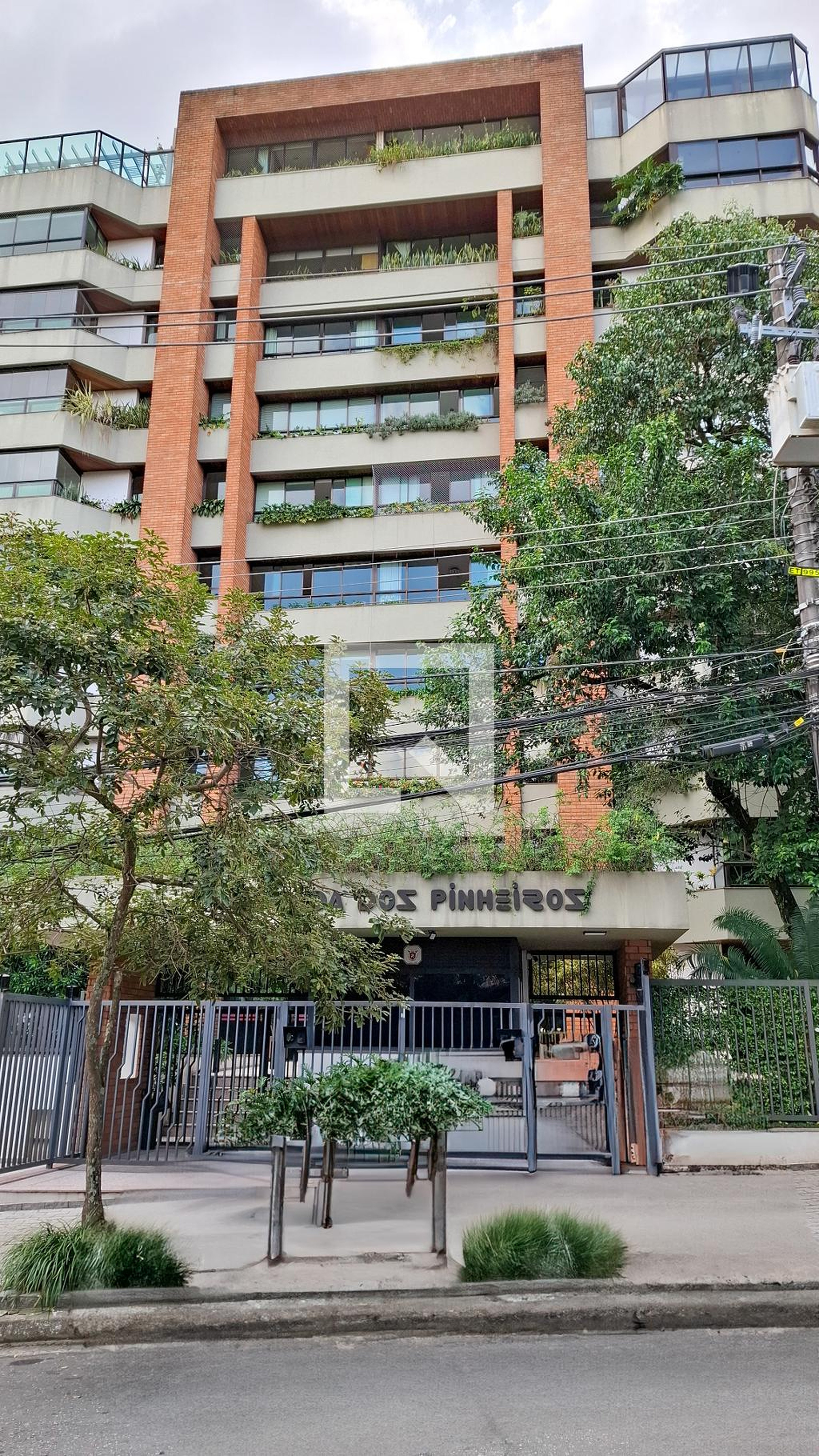 Fachada do Prédio Condomínio Morada dos Pinheiros