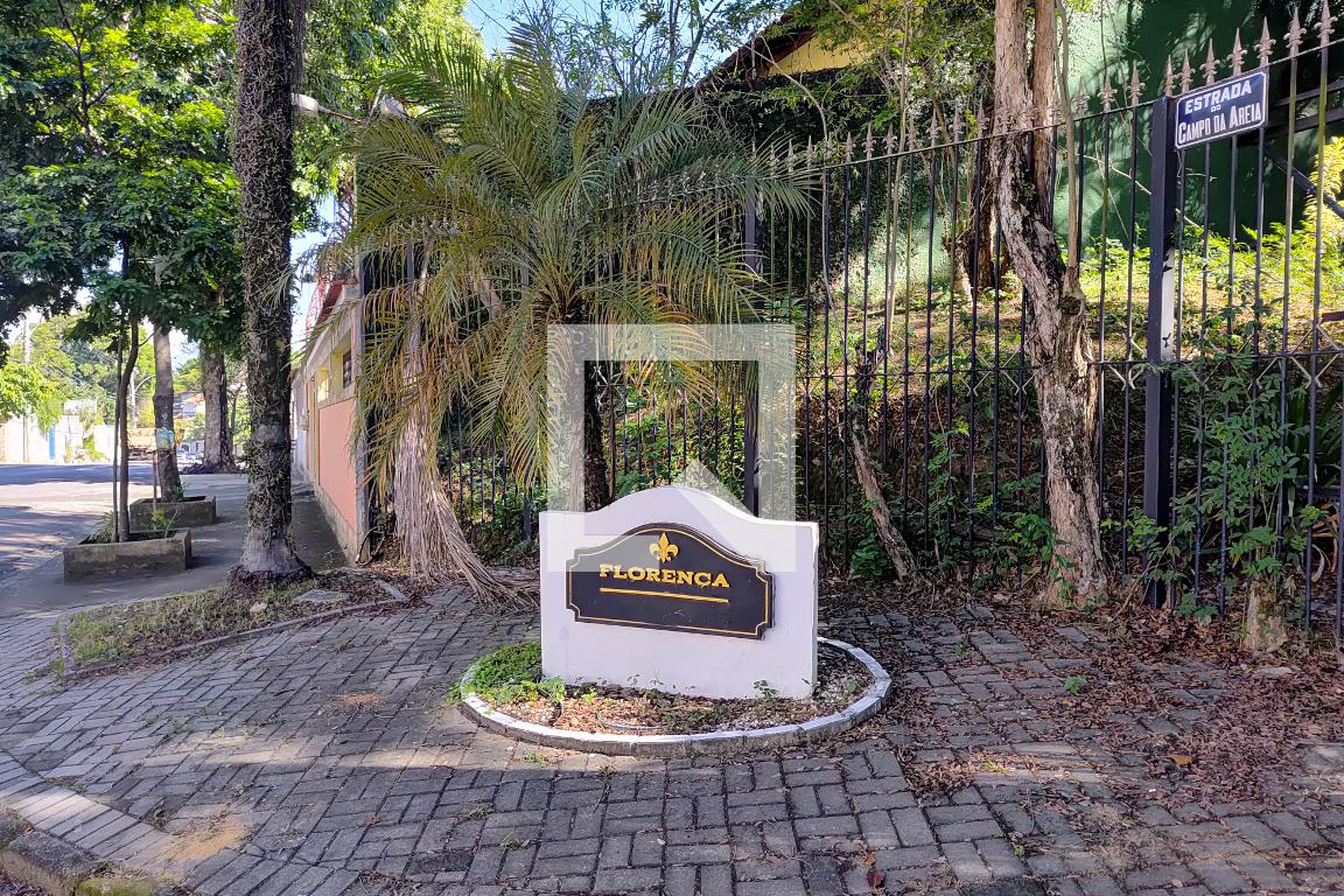 Fachada Condomínio em Estrada Campo da Areia, 777