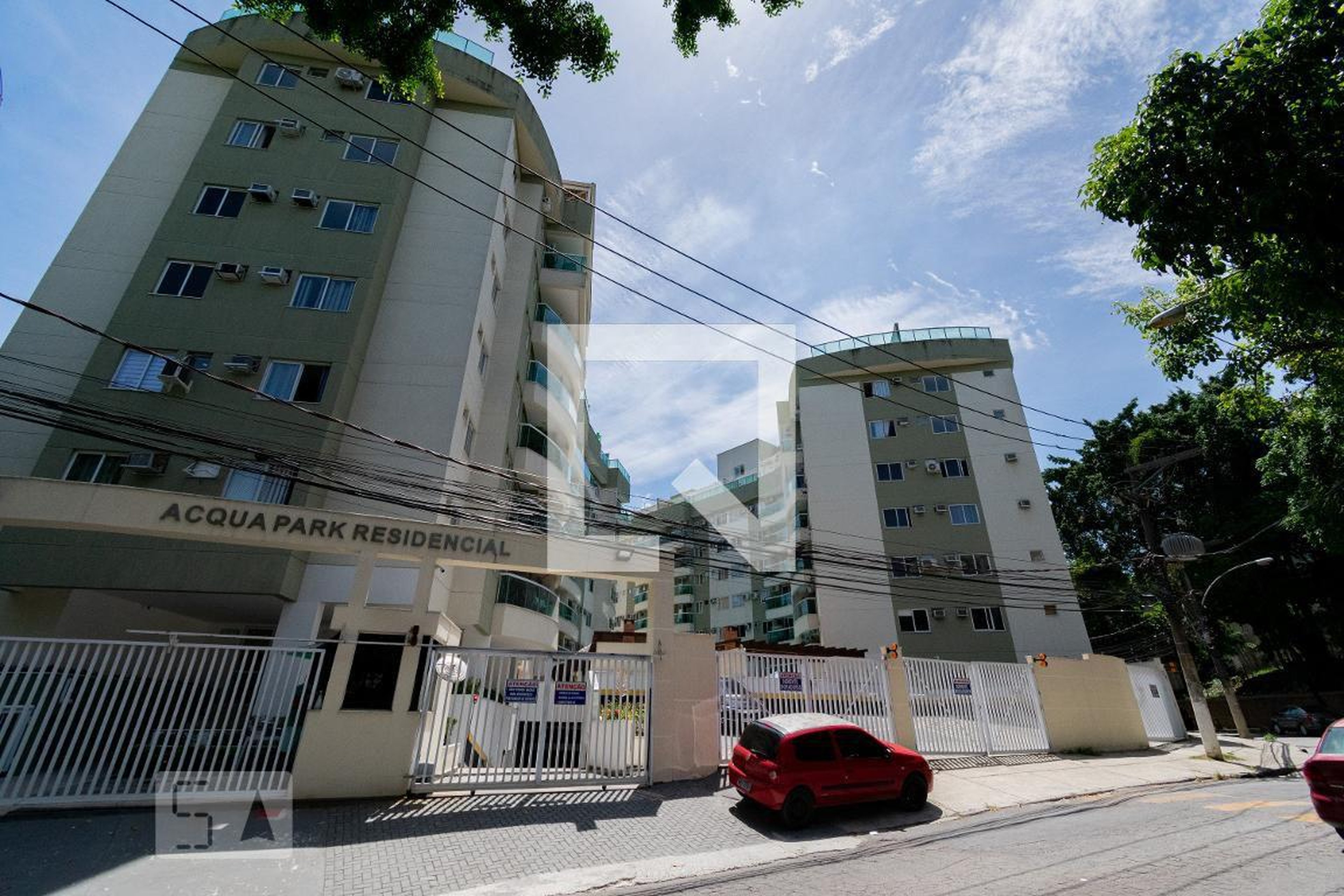 Fachada Condomínio em Estrada do Capenha, 1011