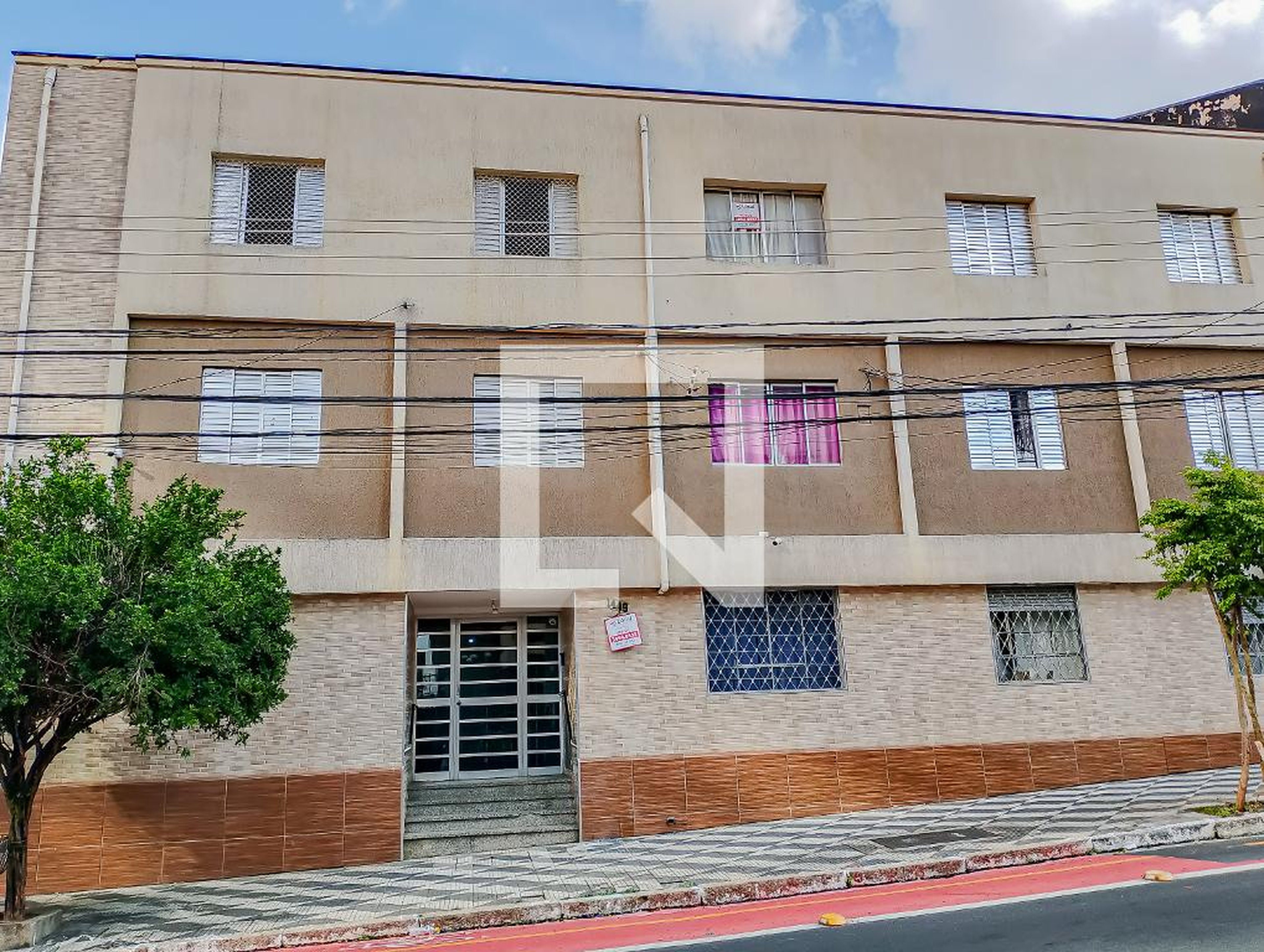 Fachada Condomínio em Rua Coriolano, 1449