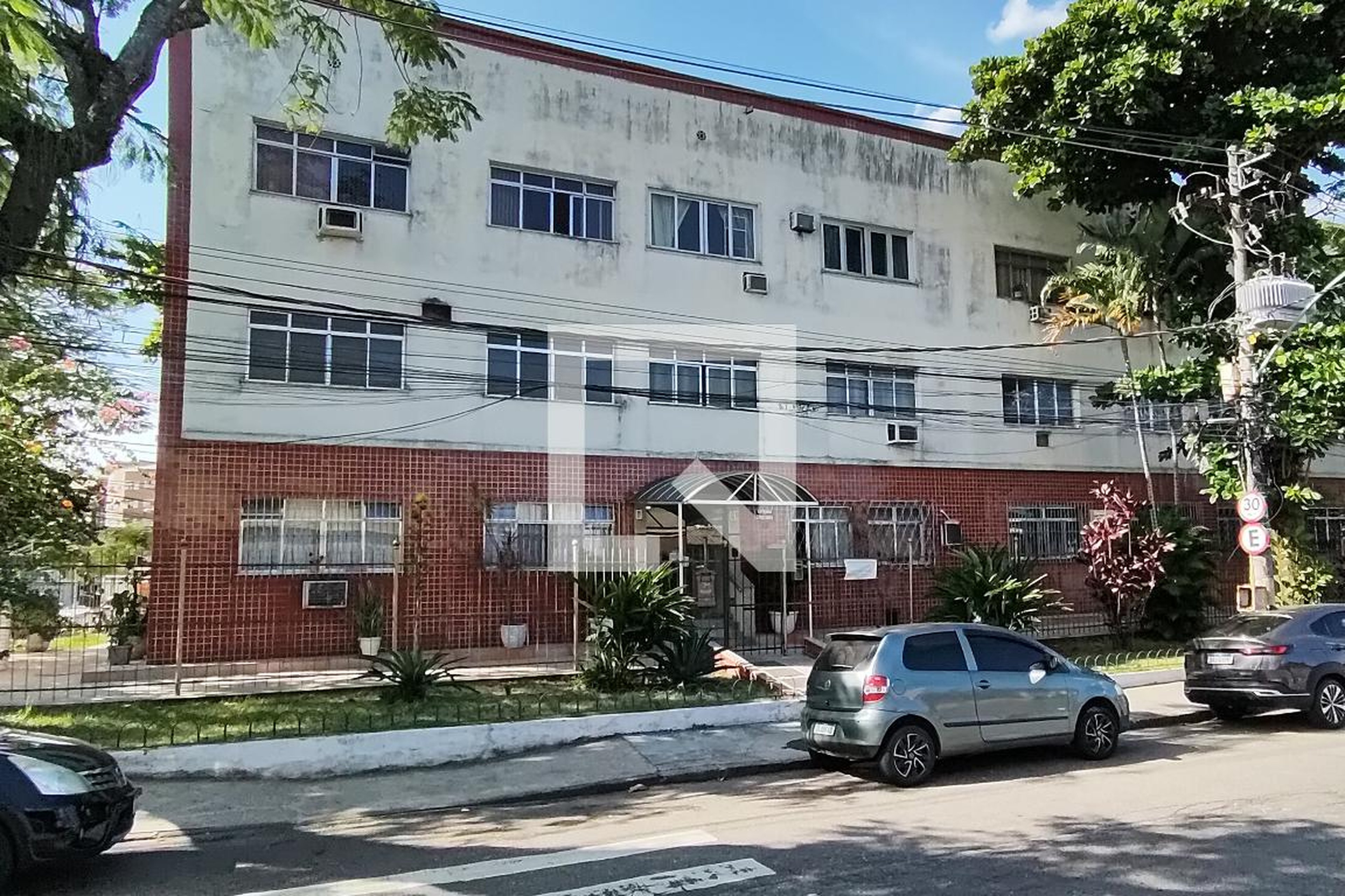 Fachada Condomínio em Estrada da Uruçanga, 15