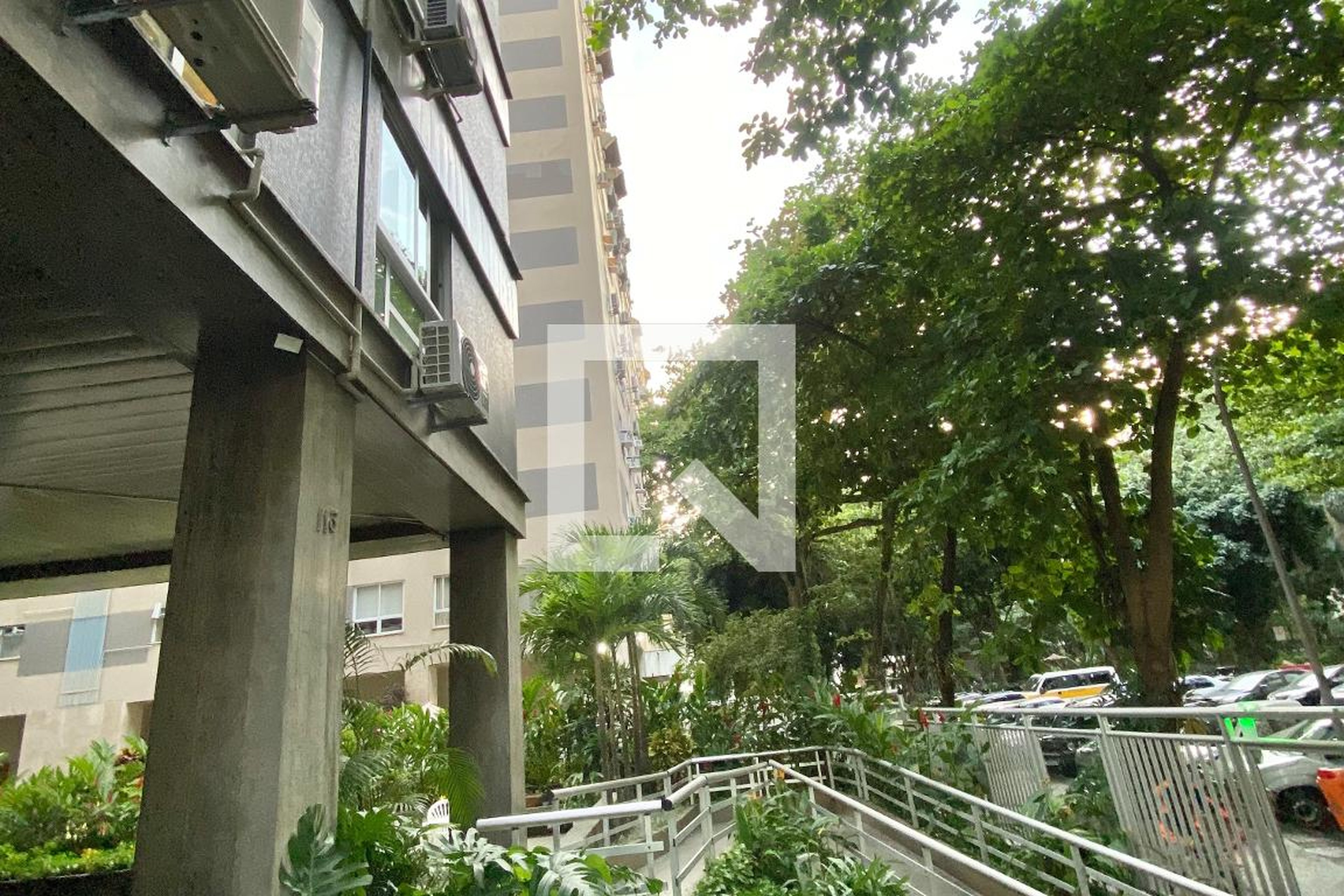 Fachada Condomínio em Rua Ministro Corrêa de Melo, 113