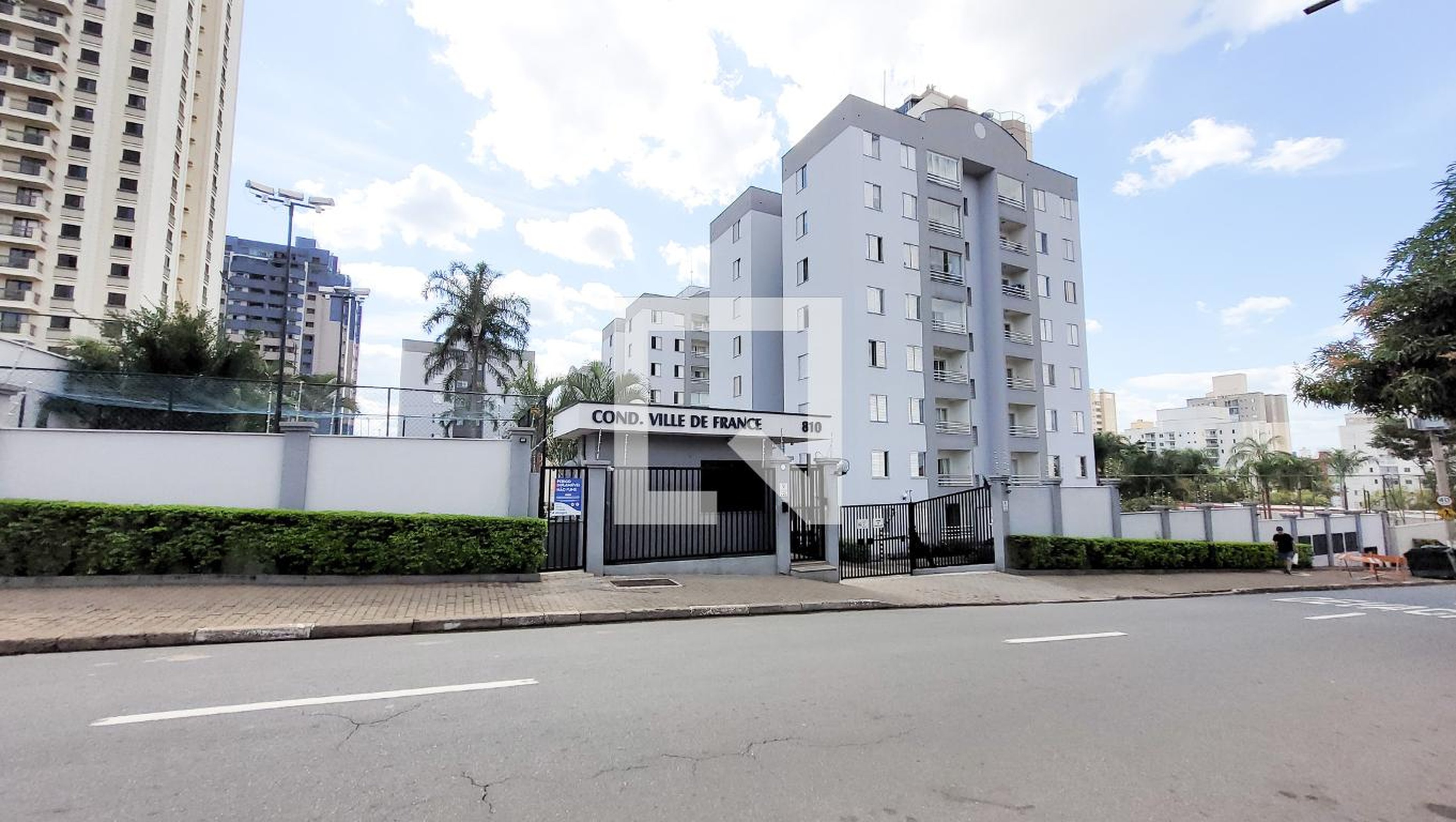 Fachada Condomínio Ville de France
