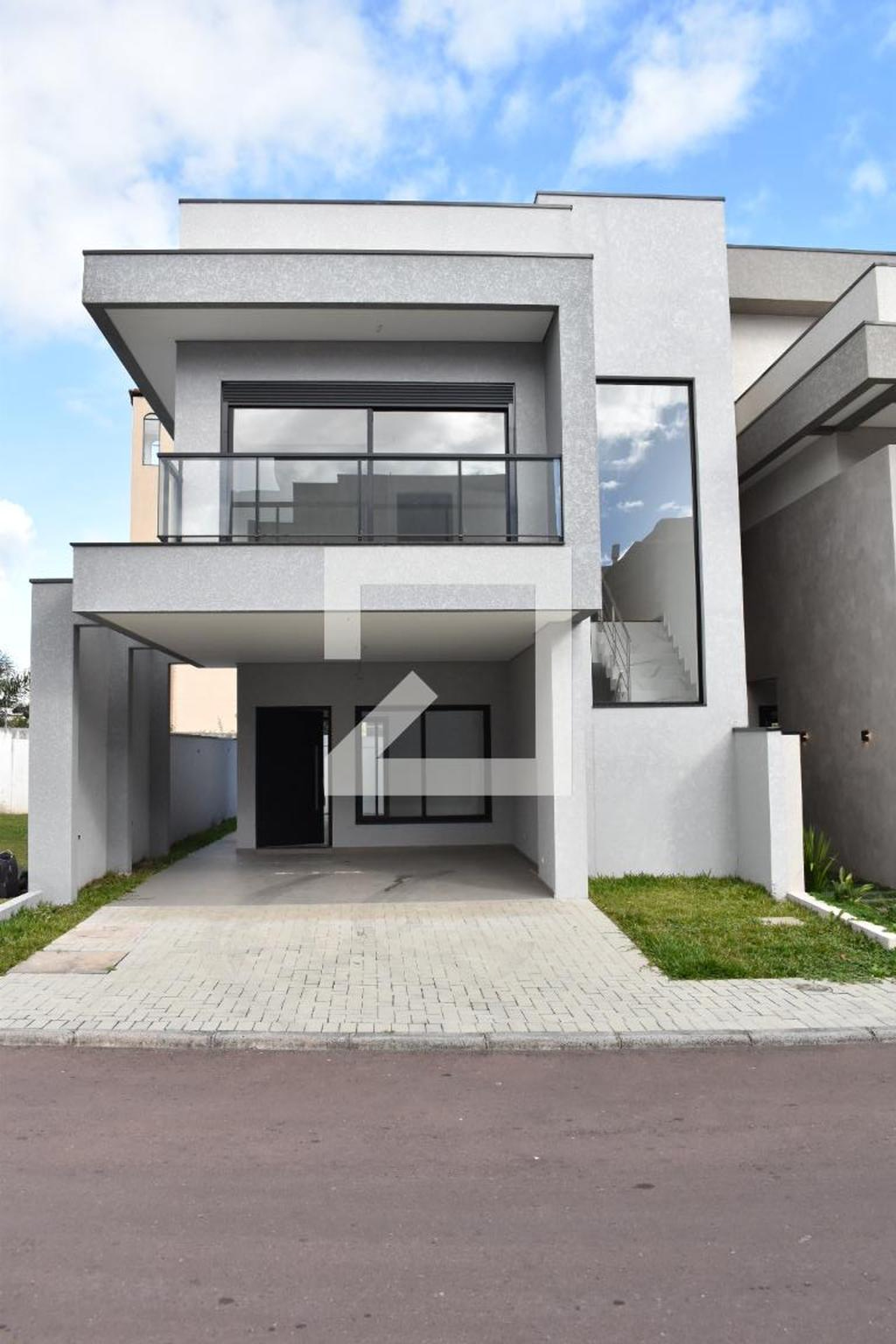 Fachada Condomínio em Rua Francisco Zuneda Ferreira da Costa, 297