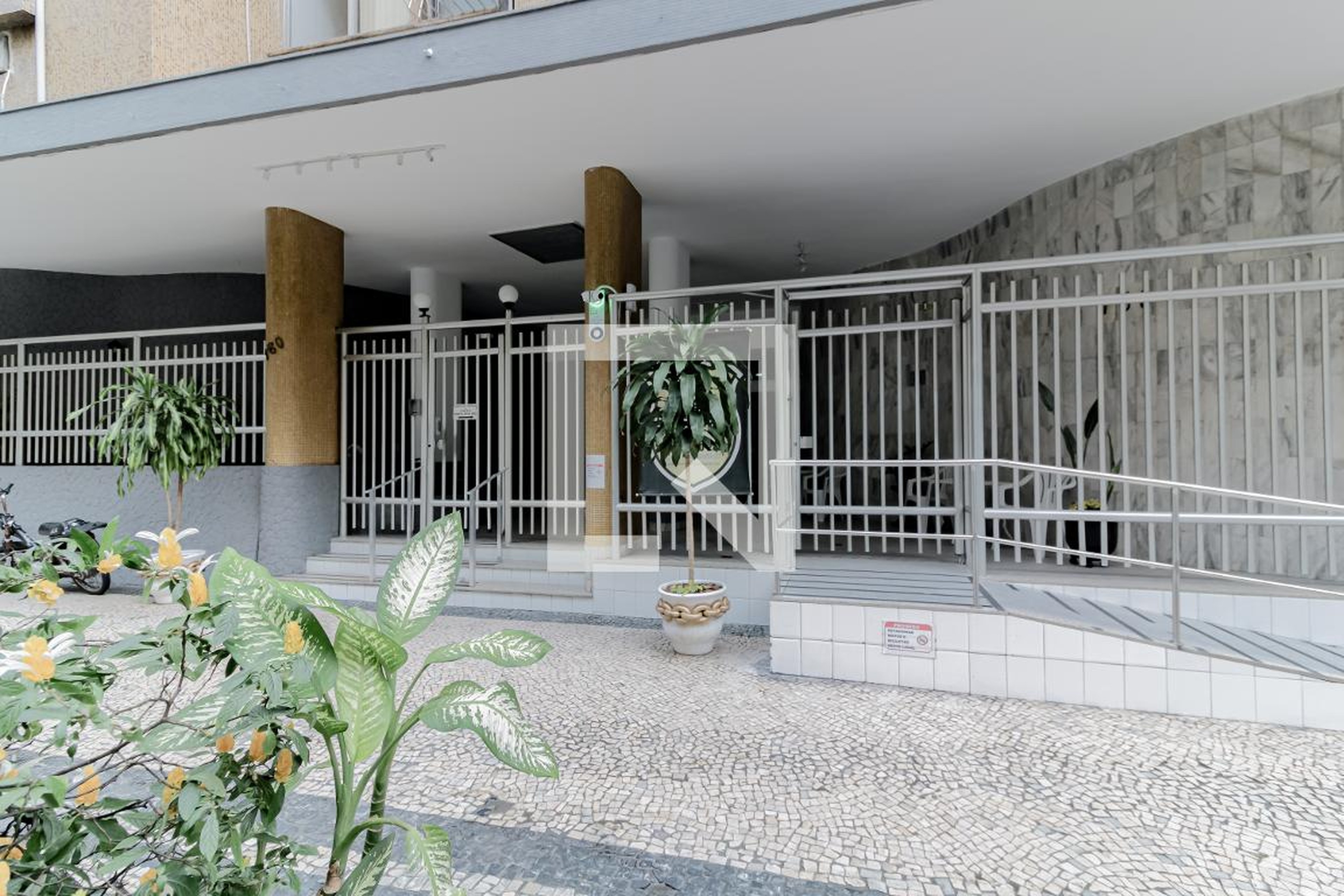 Entrada - Edifício Montes Claros