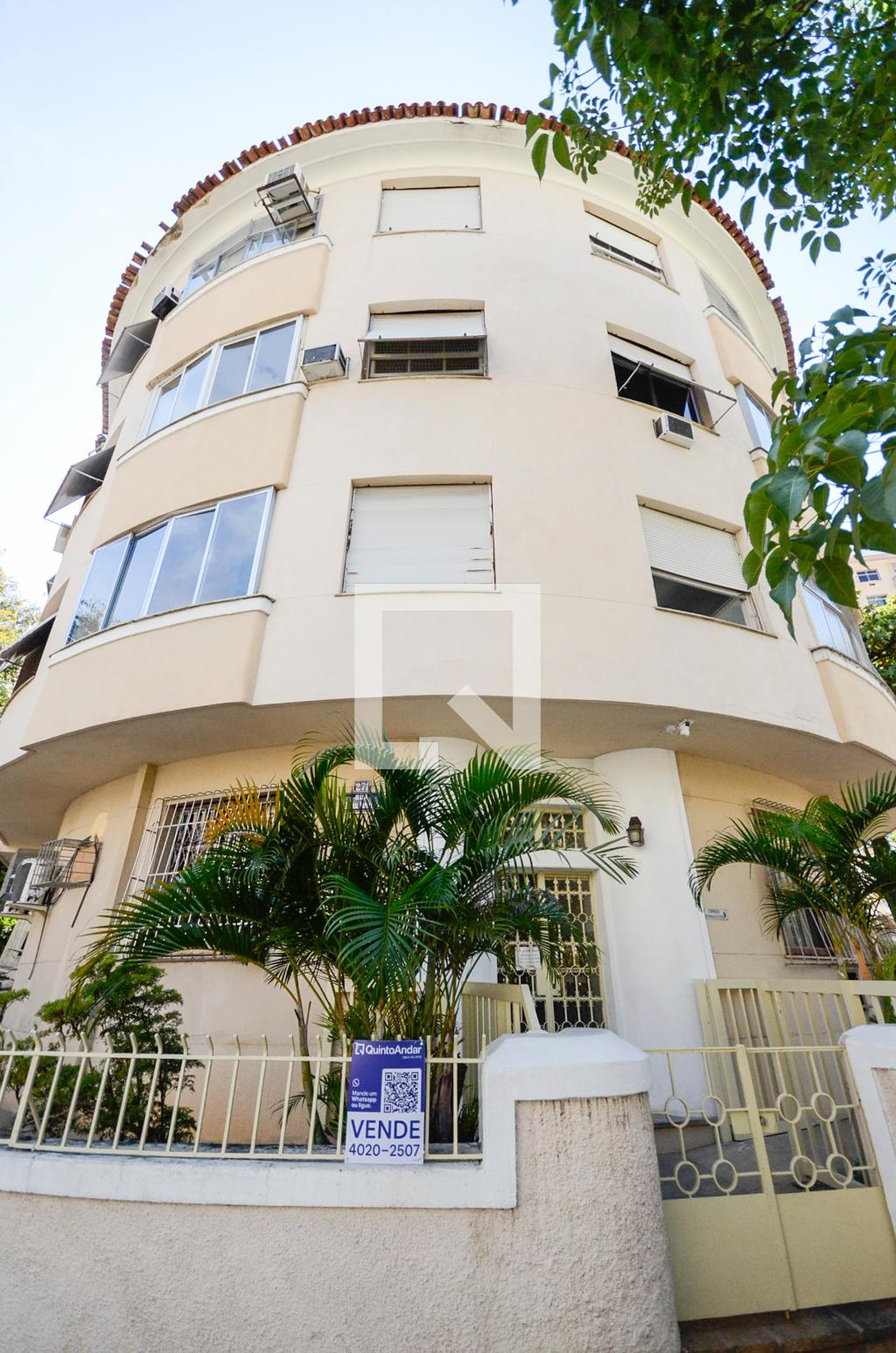 Fachada Condomínio em Rua General Marcelino, 271