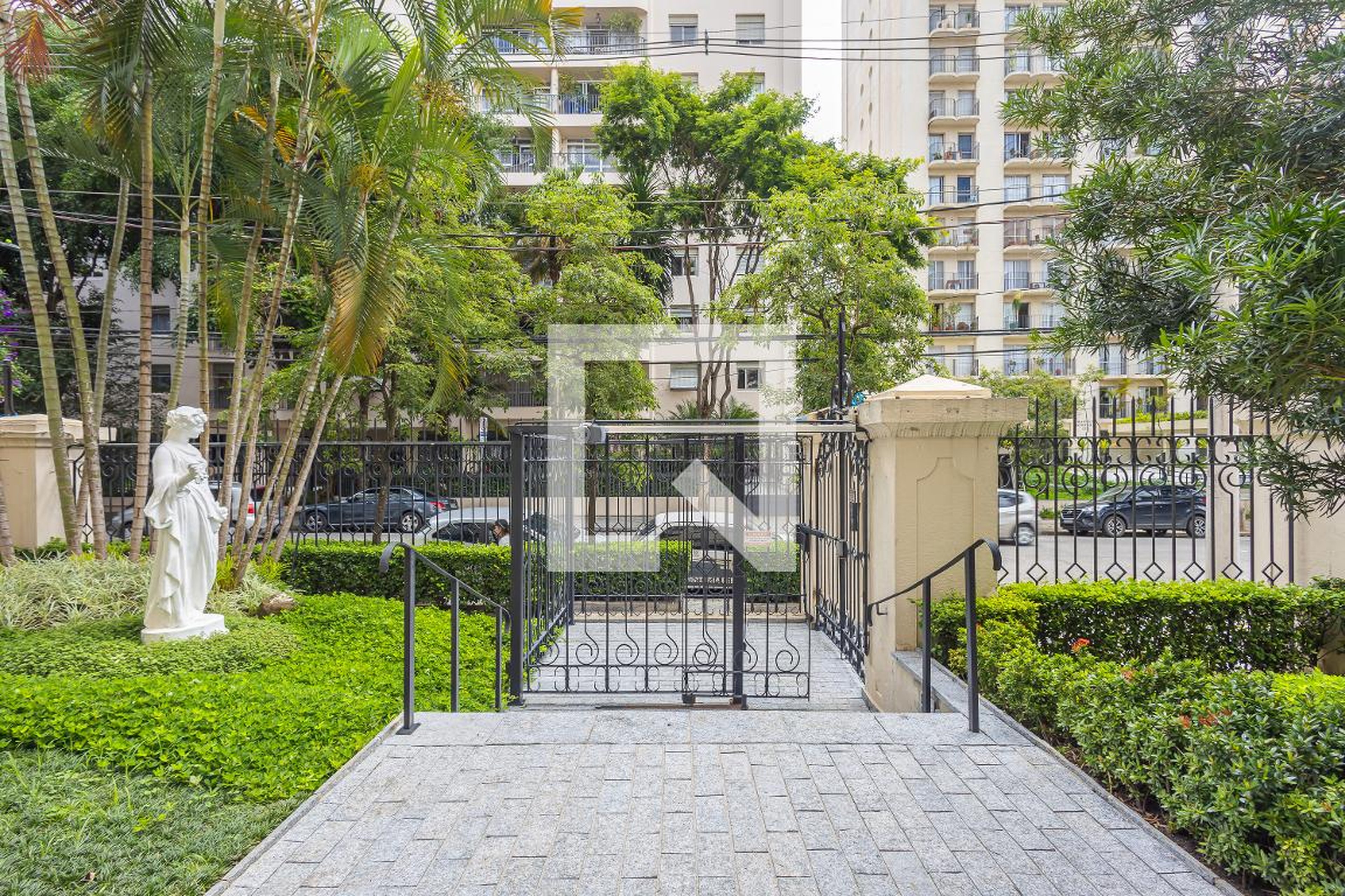 Entrada - Edifício Mansão Flaubert