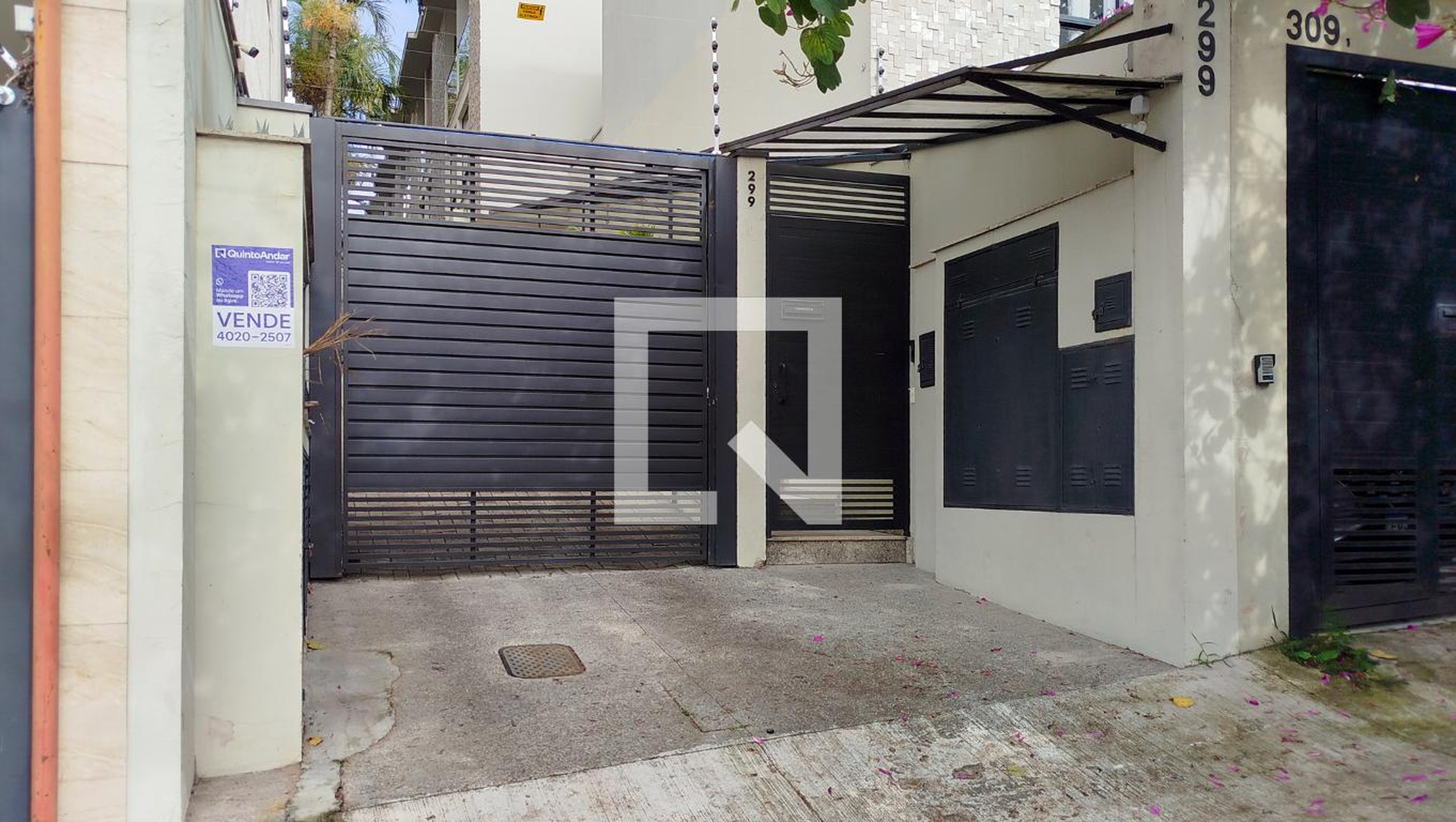 Fachada Condomínio em Rua Aguapeí, 299