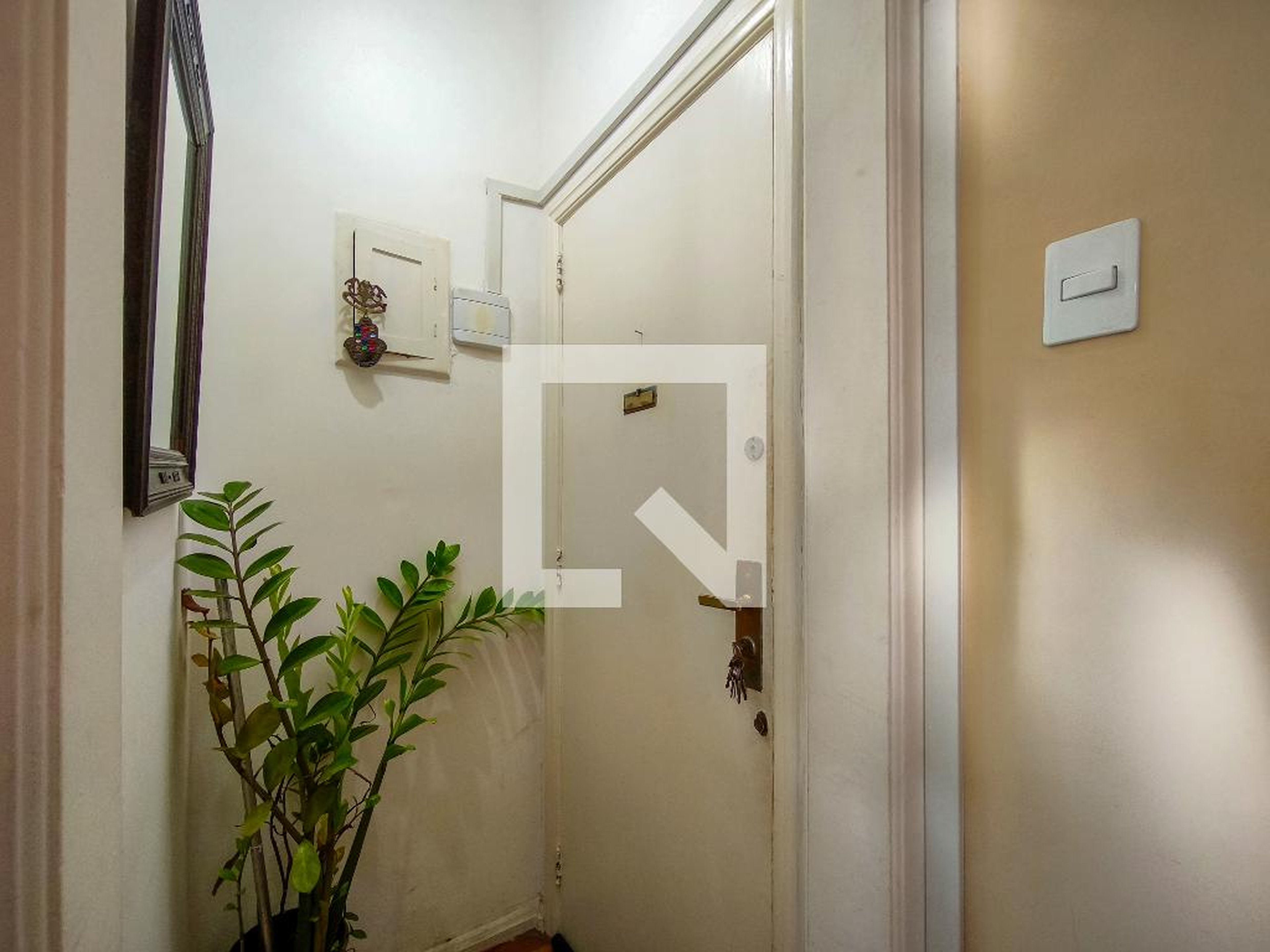 Entrada Condomínio em Rua Aguiar, 36