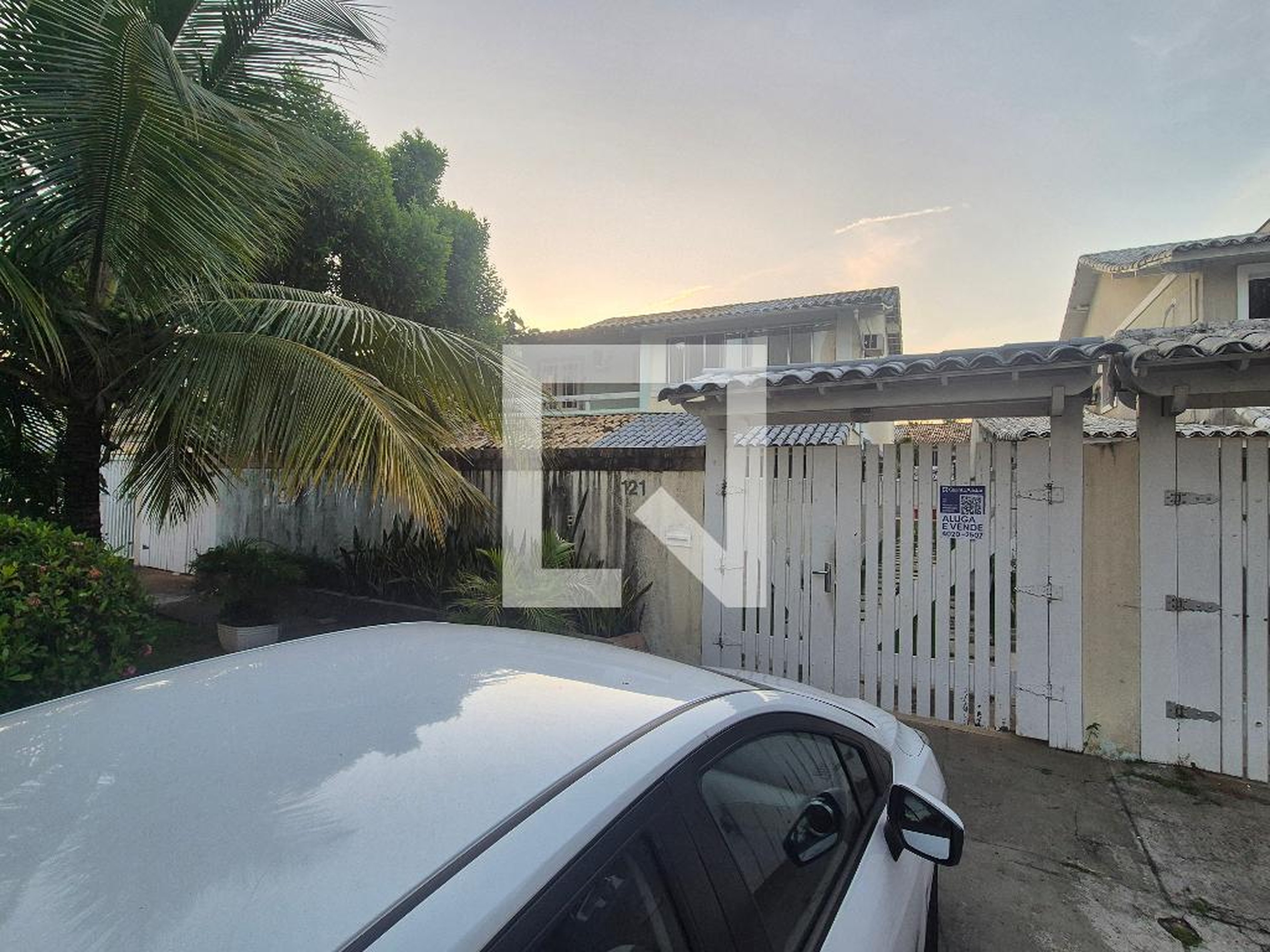 Fachada Condomínio em Rua Gustavo de Oliveira Castro, 121