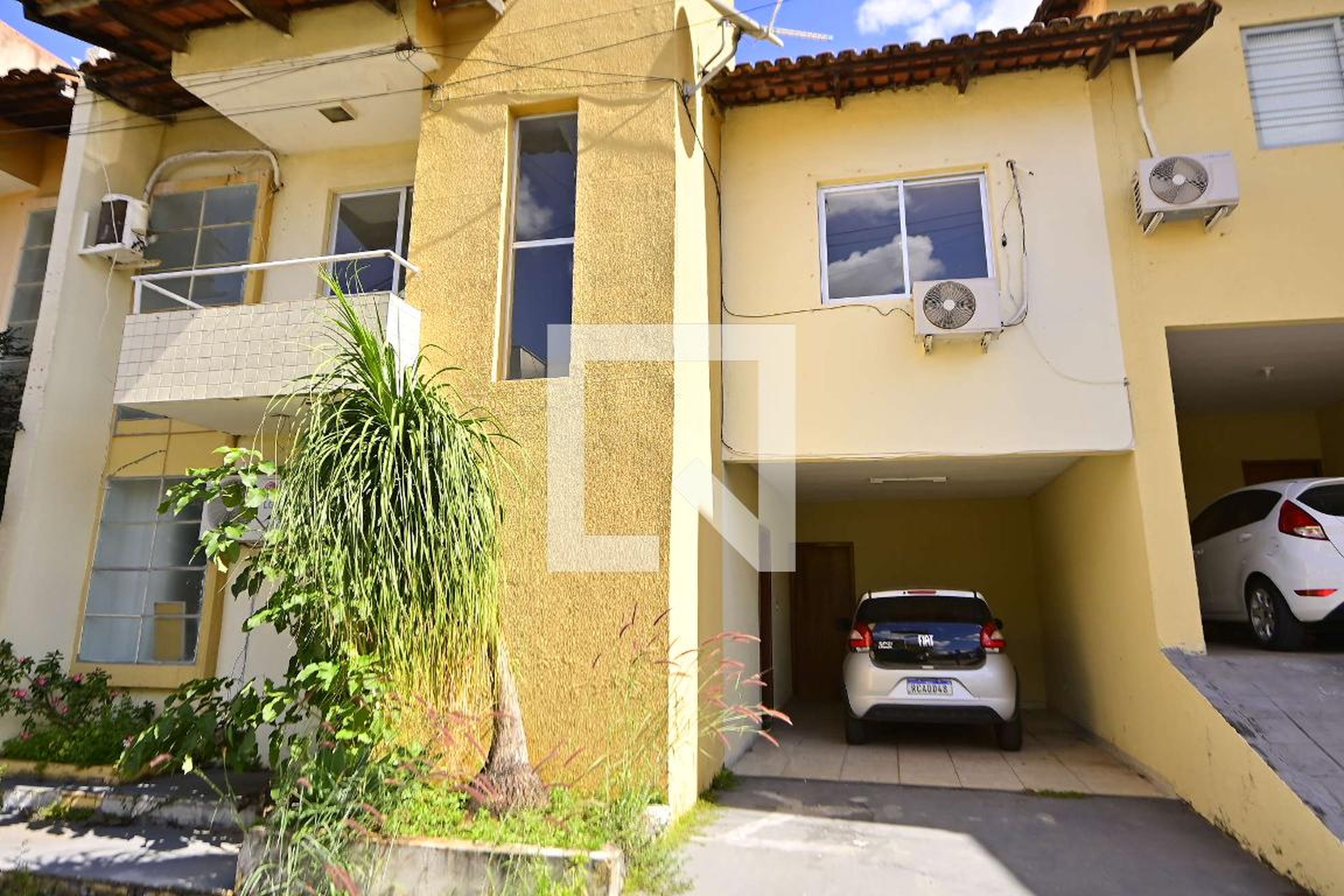 Fachada Condomínio em Rua 1048, 142