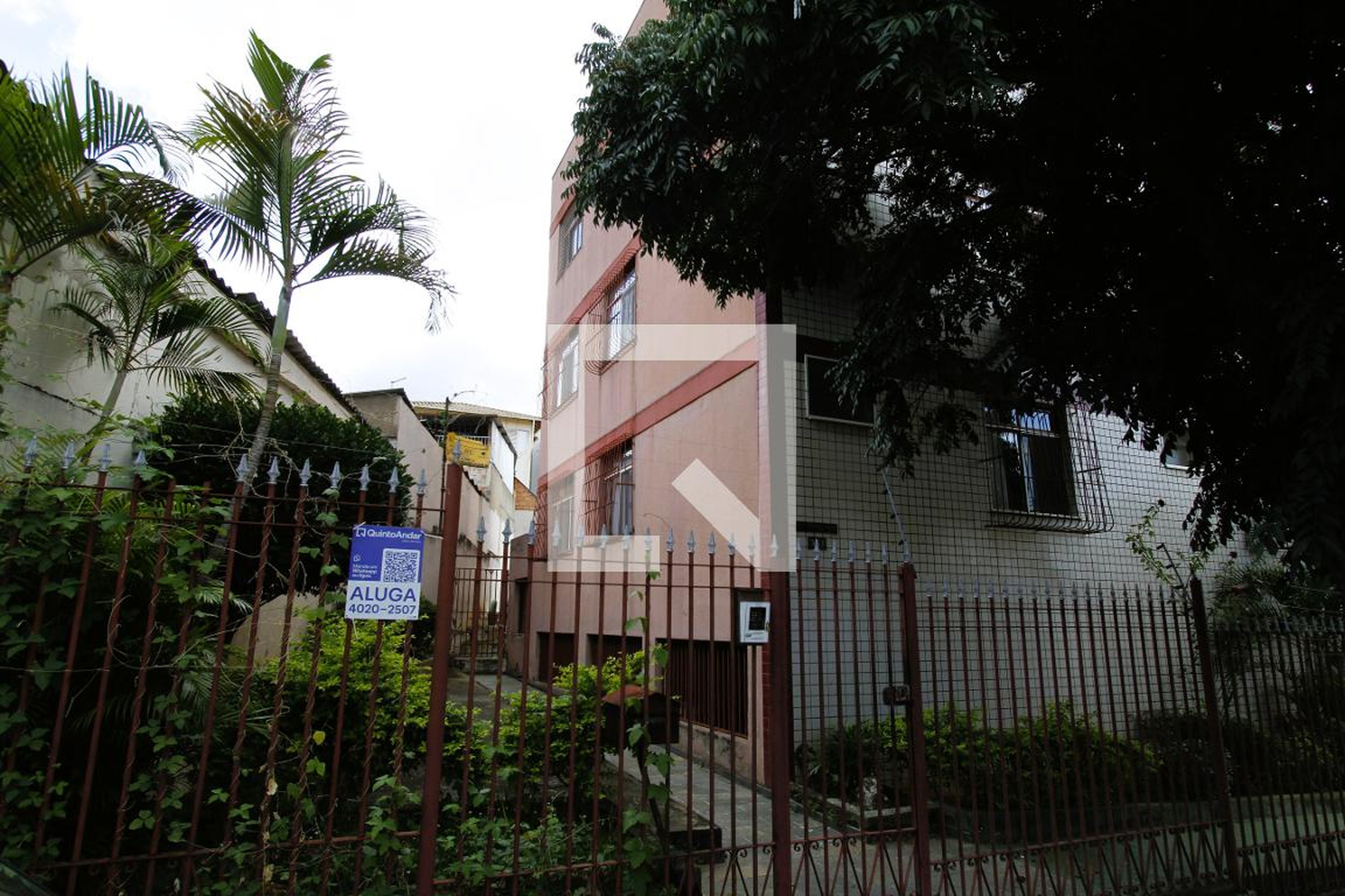 Fachada do Prédio Condomínio em Rua Gardênia, 361