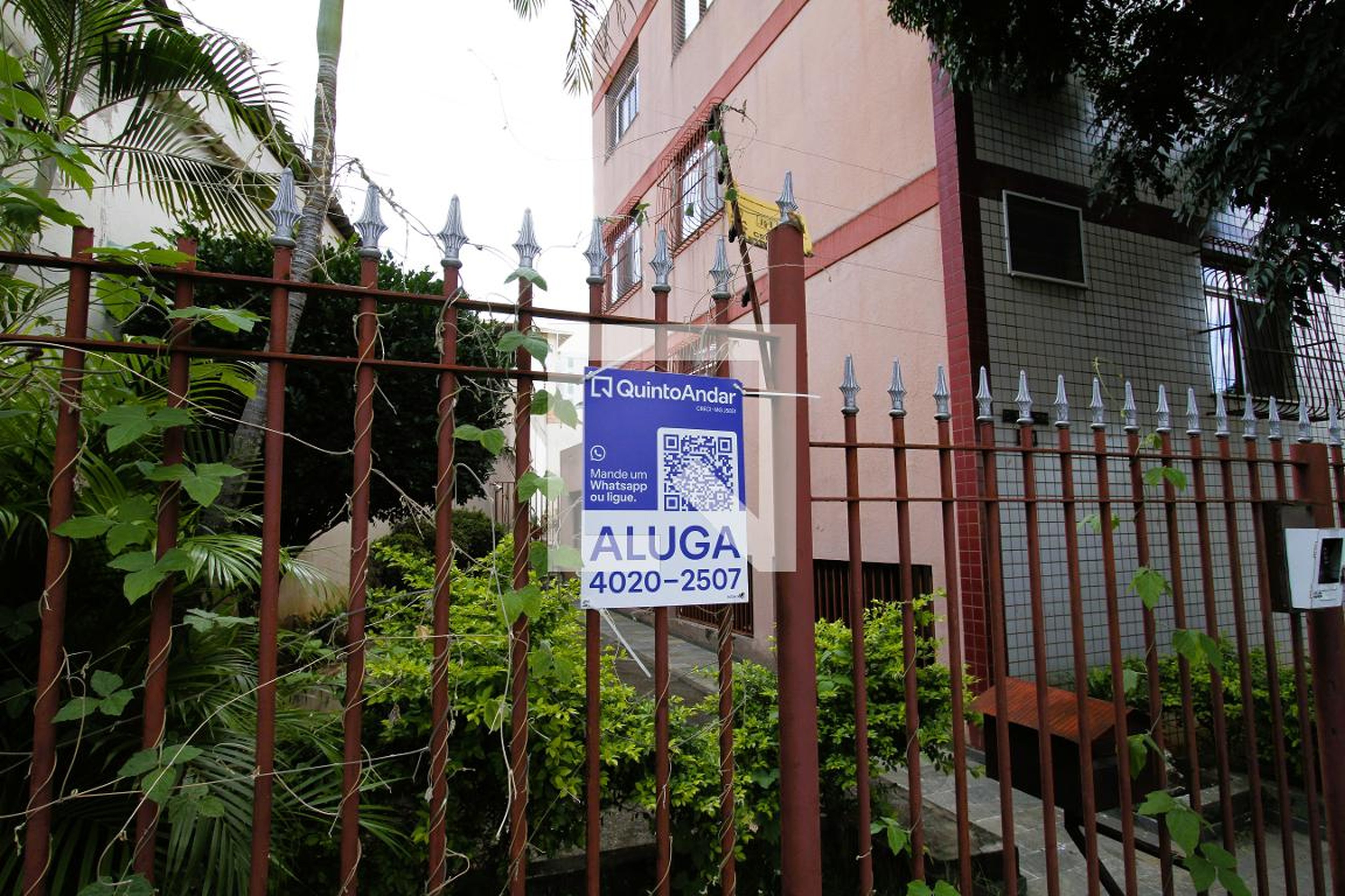 Fachada Condomínio em Rua Gardênia, 361