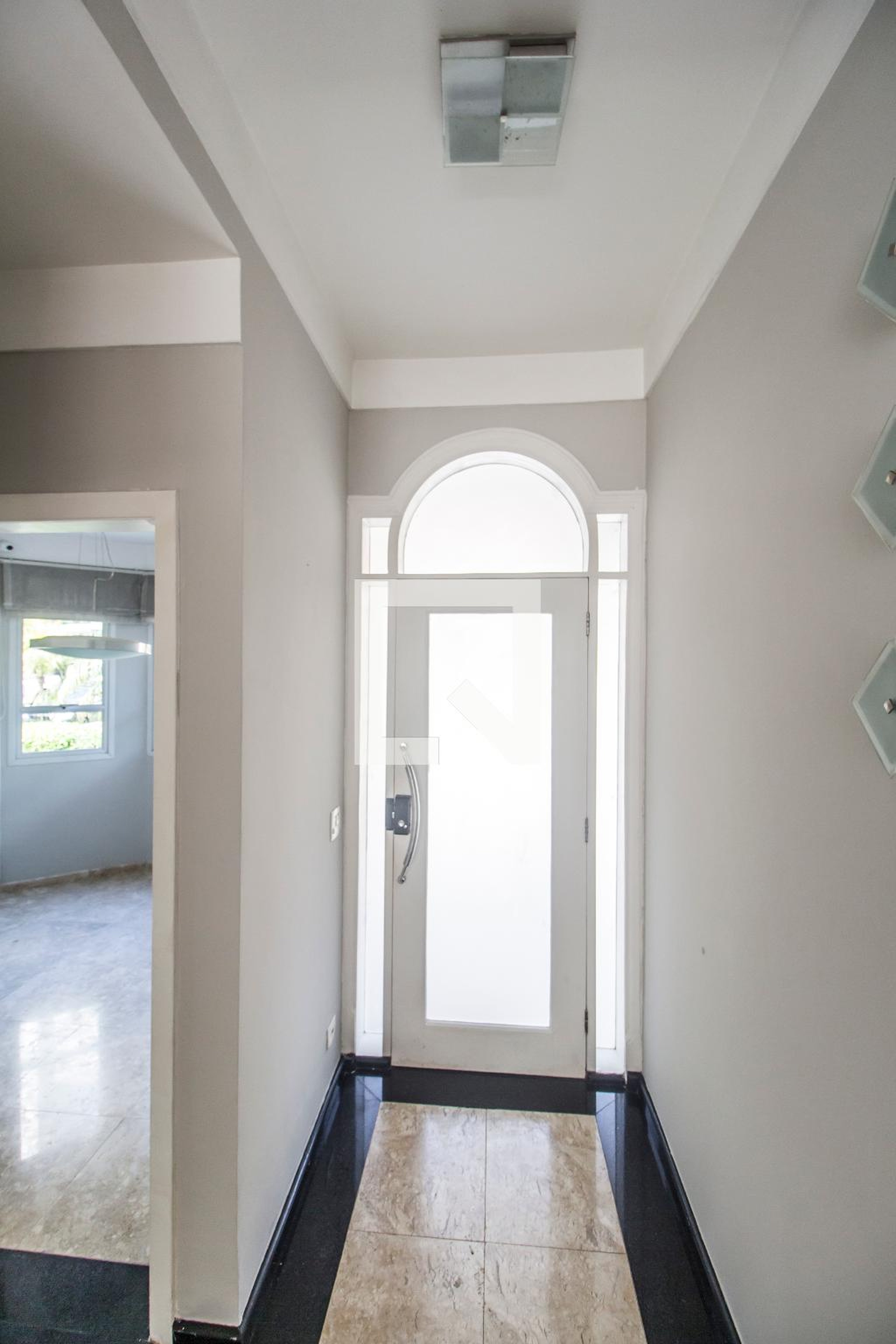 Entrada Condomínio em Alameda Itanhaém, 1410