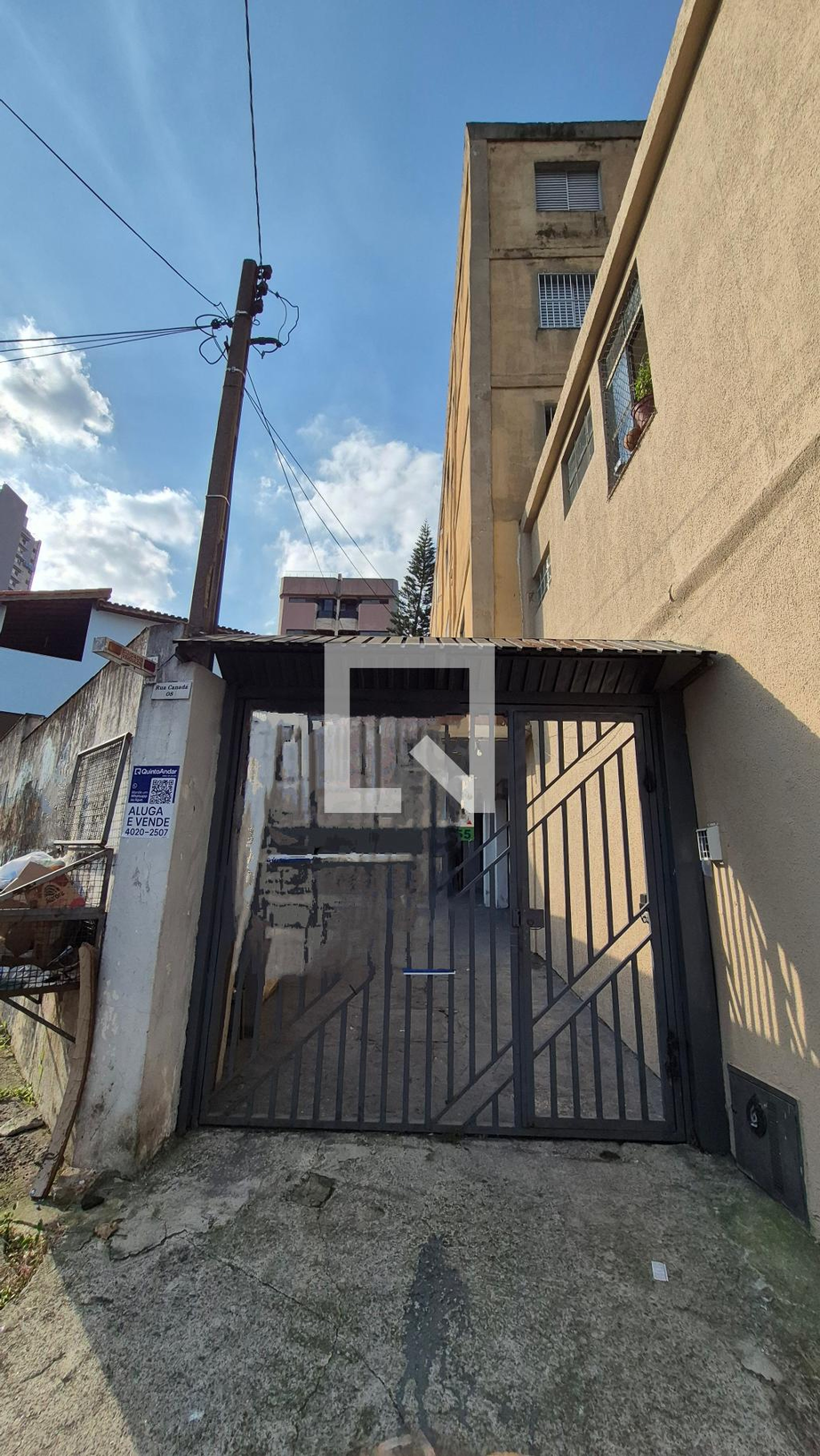 Fachada Condomínio em Rua Canadá, 8