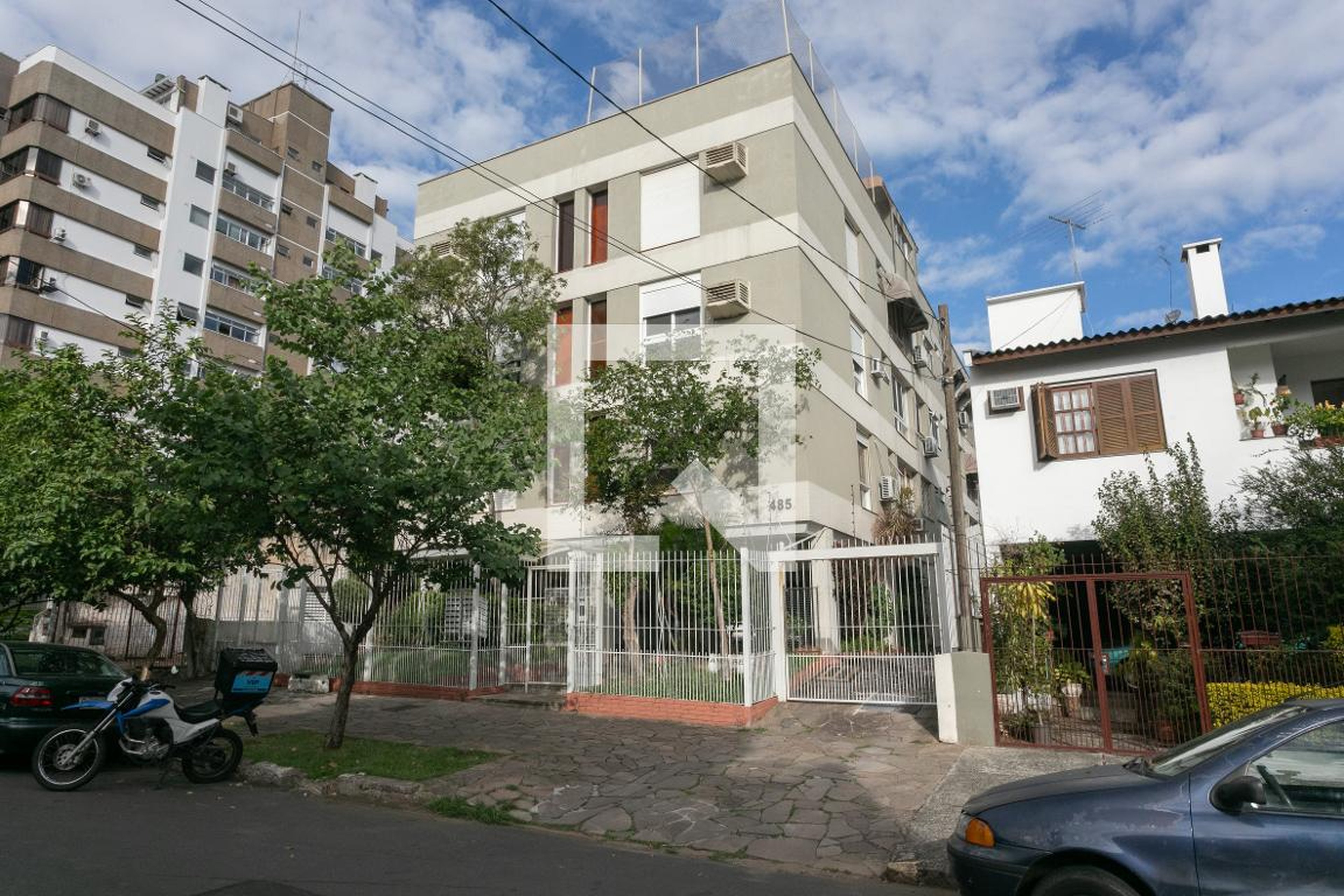 Fachada do Prédio Condomínio em Avenida Alegrete, 485