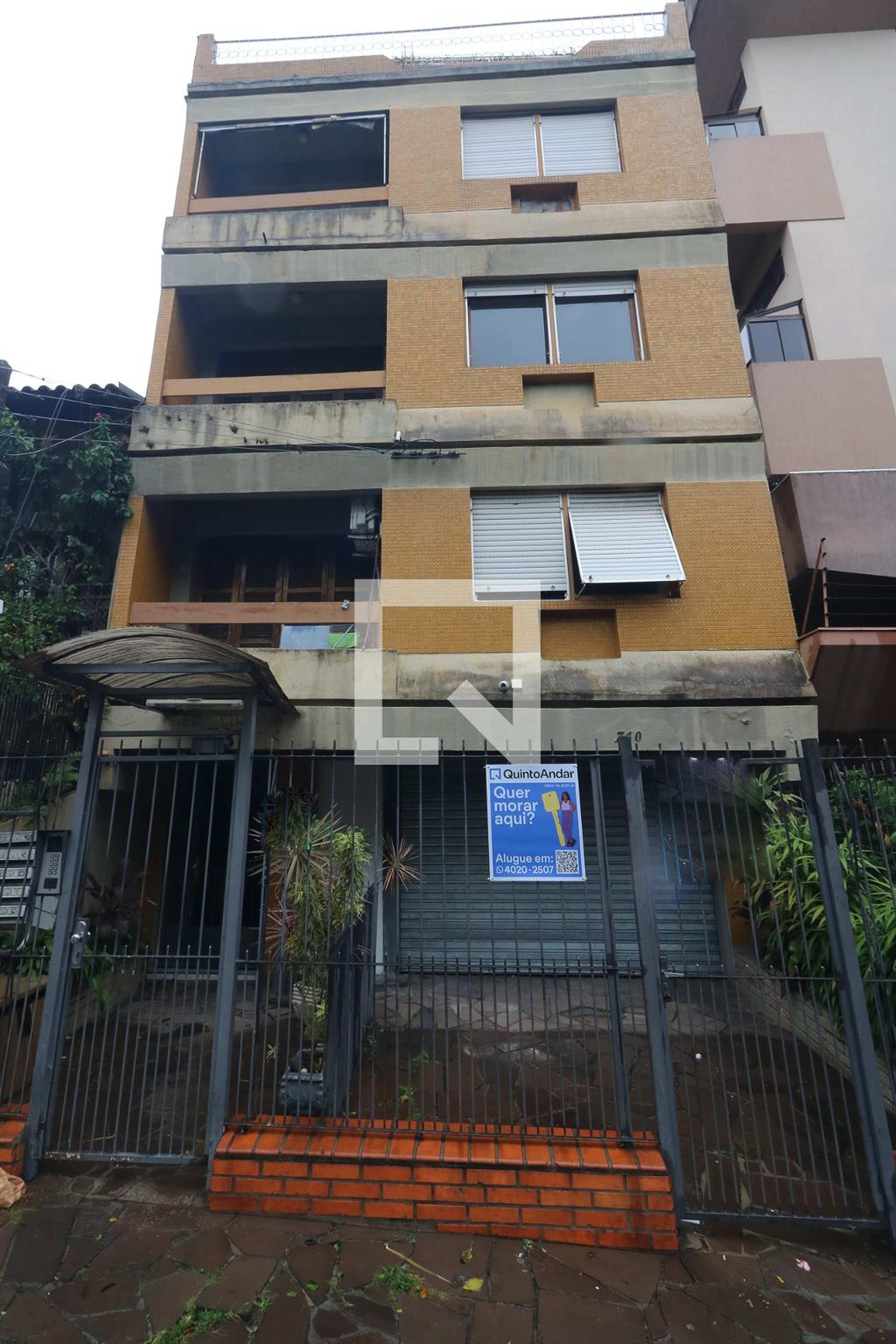 Fachada do Prédio Condomínio em Rua Barão do Amazonas, 738