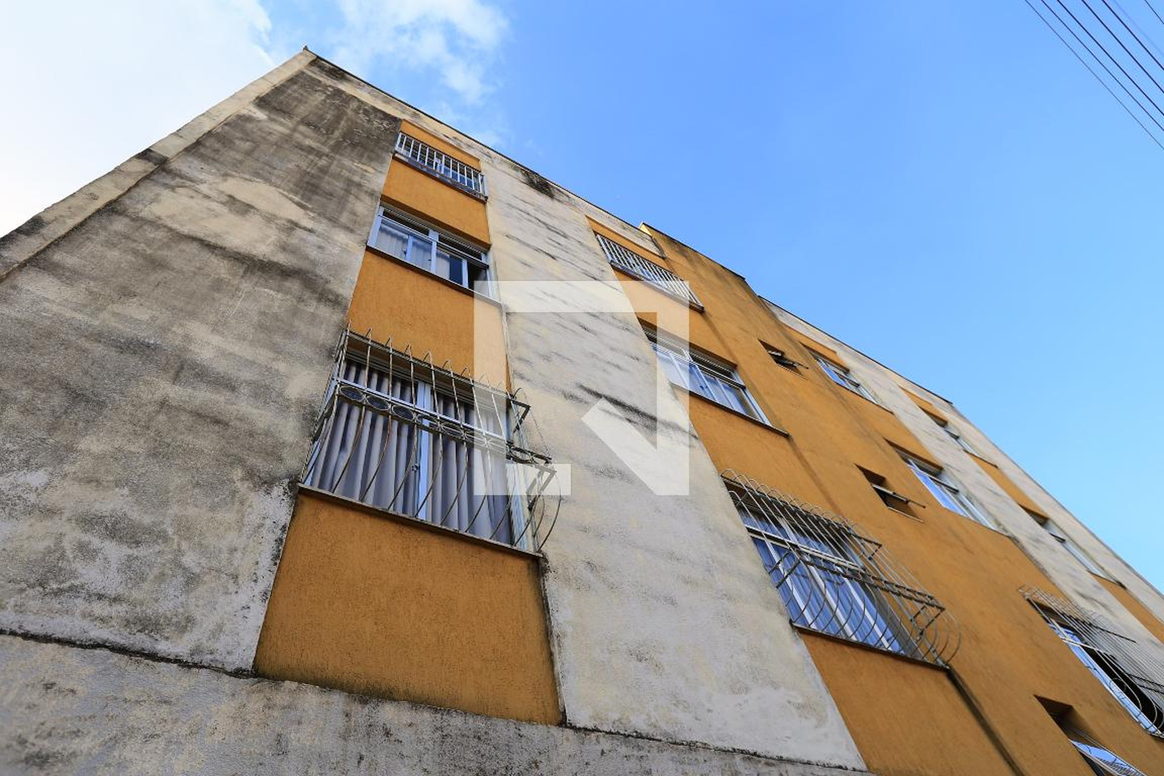 Fachada Condomínio em Rua Maria Martins Guimarães, 233