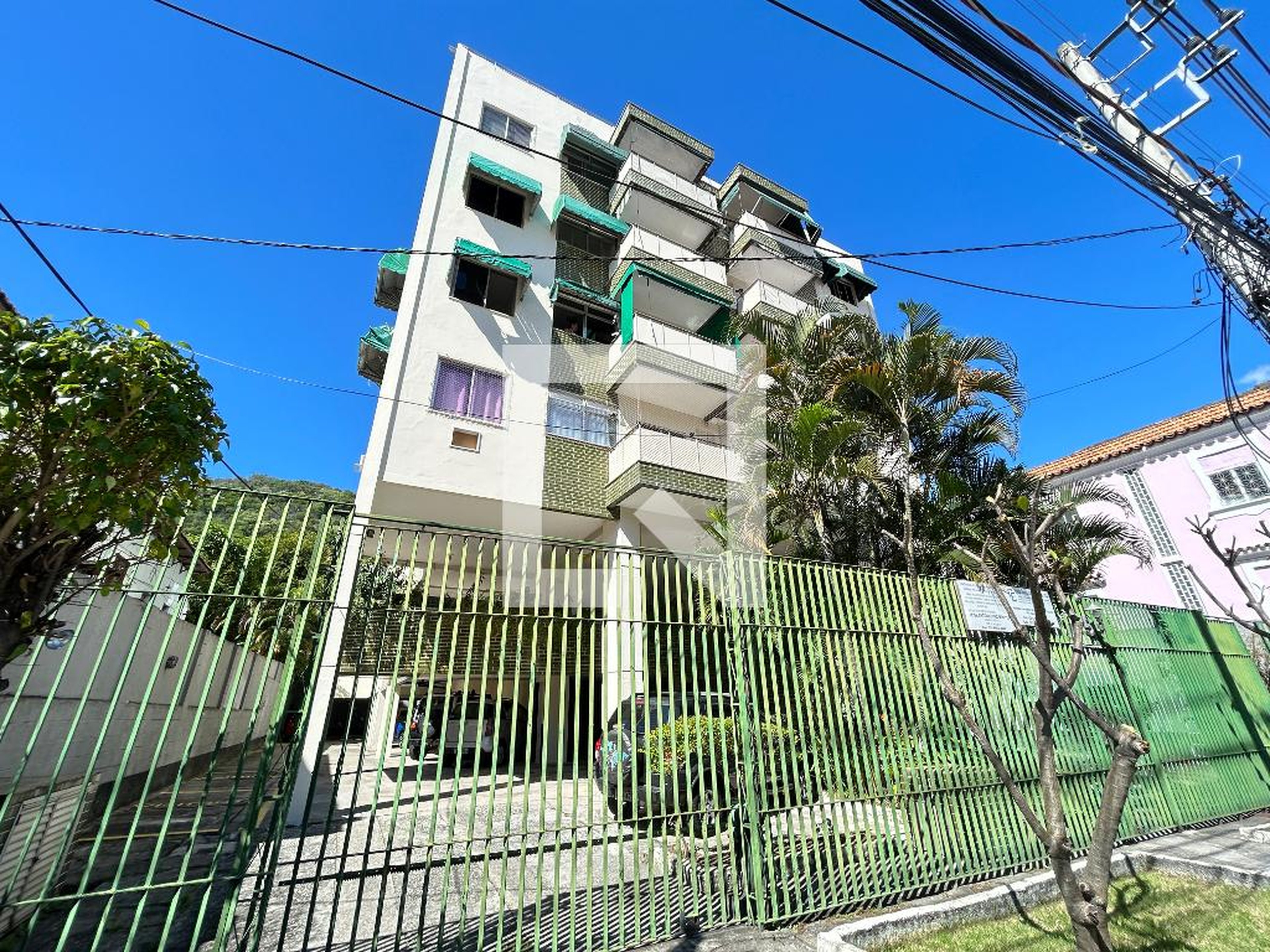 Fachada Condomínio em Rua Cândido Benício, 553