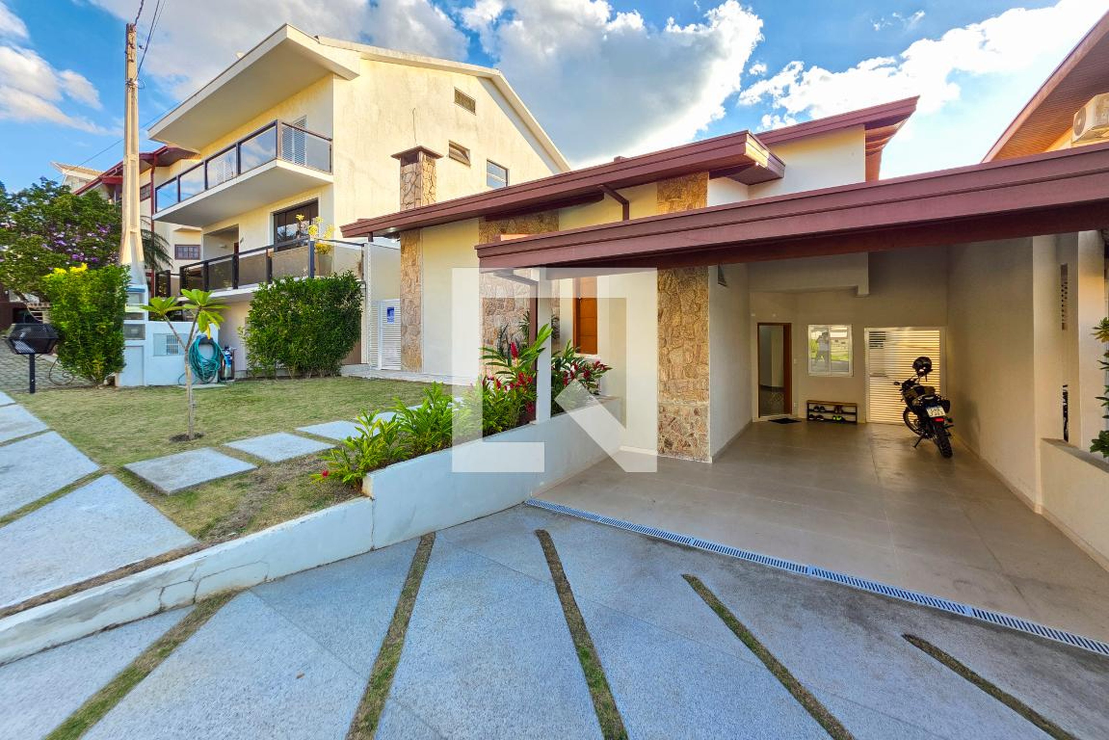 Fachada Condomínio em Rua Francisco Galvão Freire, 153