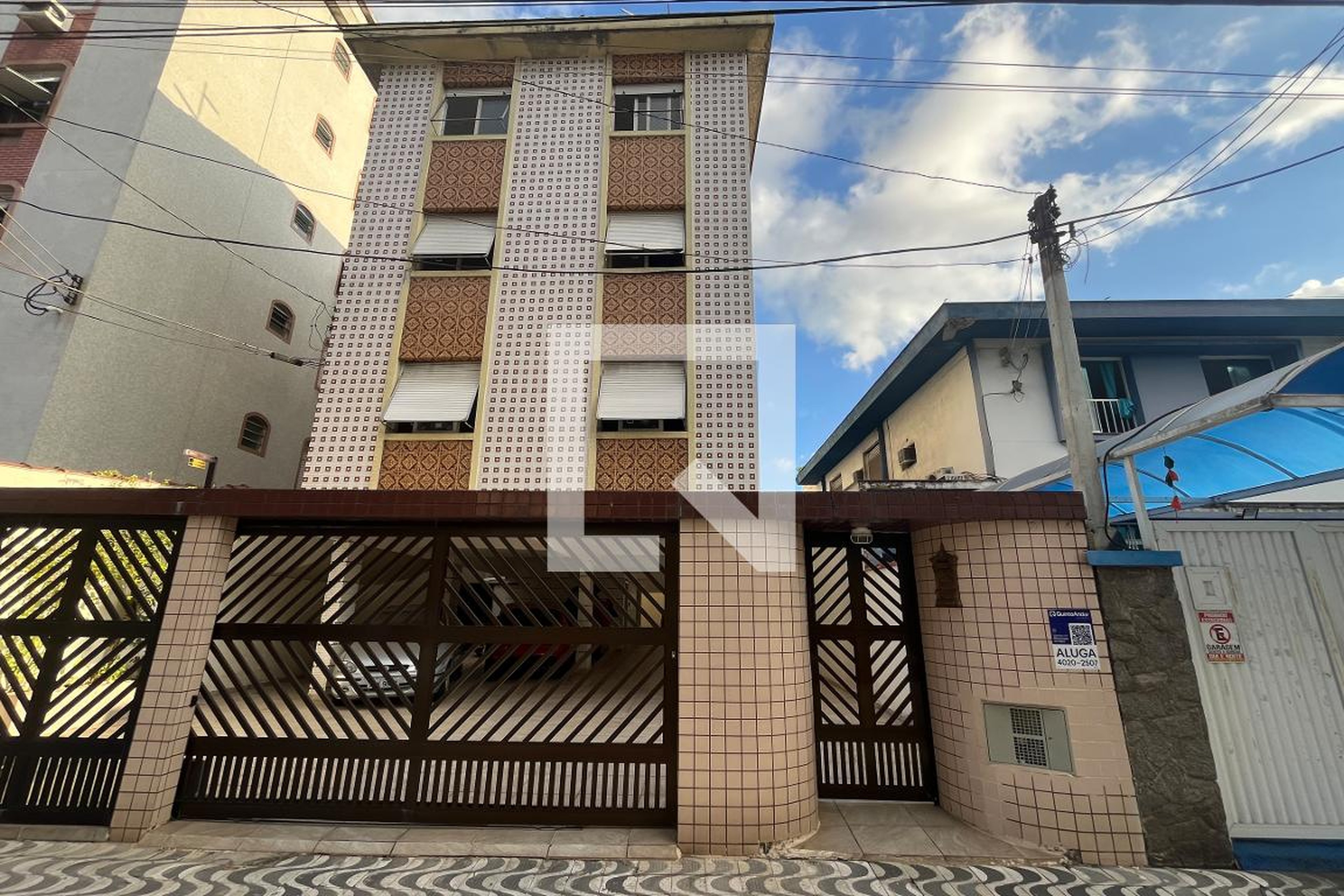 Fachada do Prédio Condomínio em Rua Professor Torres Homem, 408