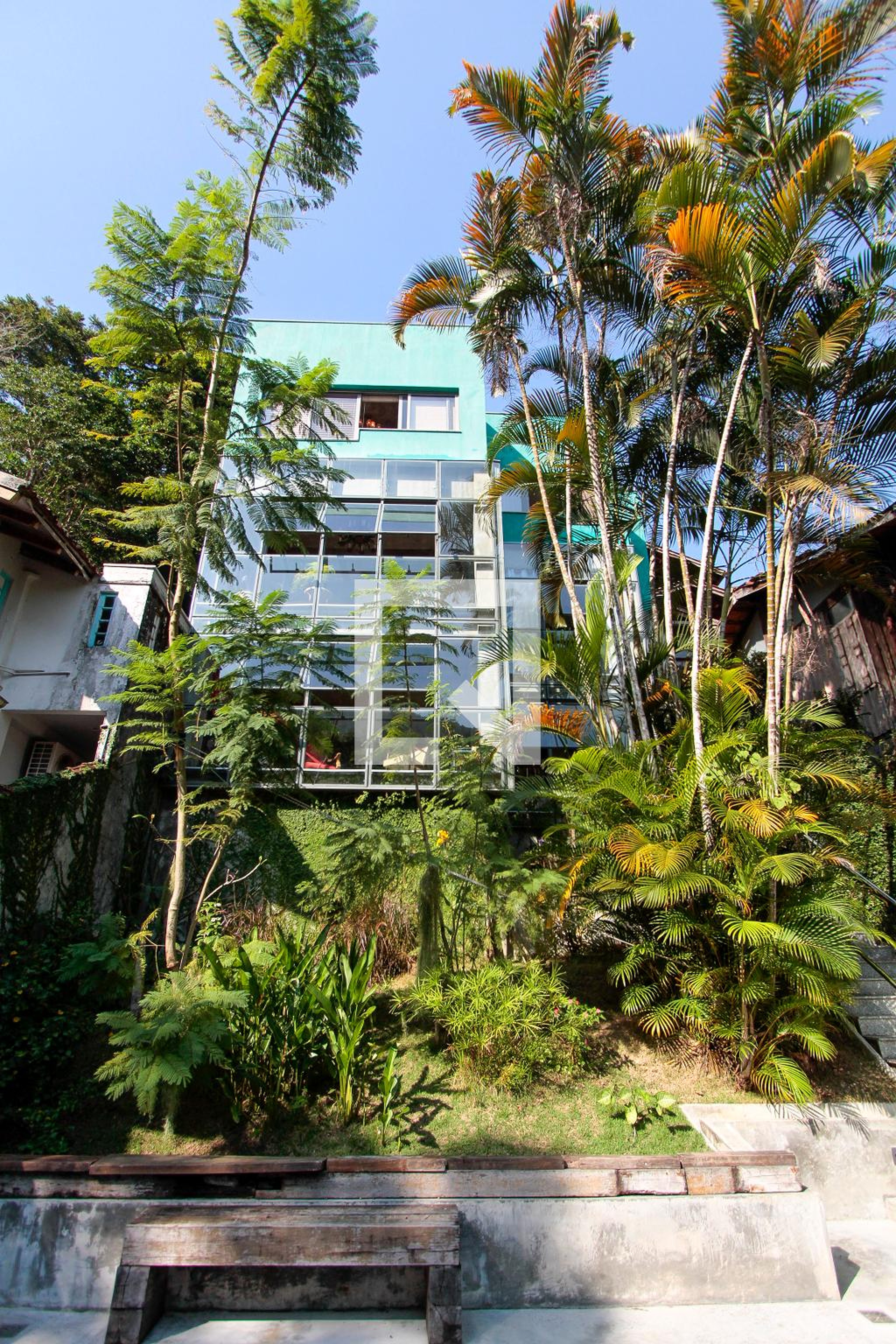 Fachada Condomínio em Estrada Sorimã, 692