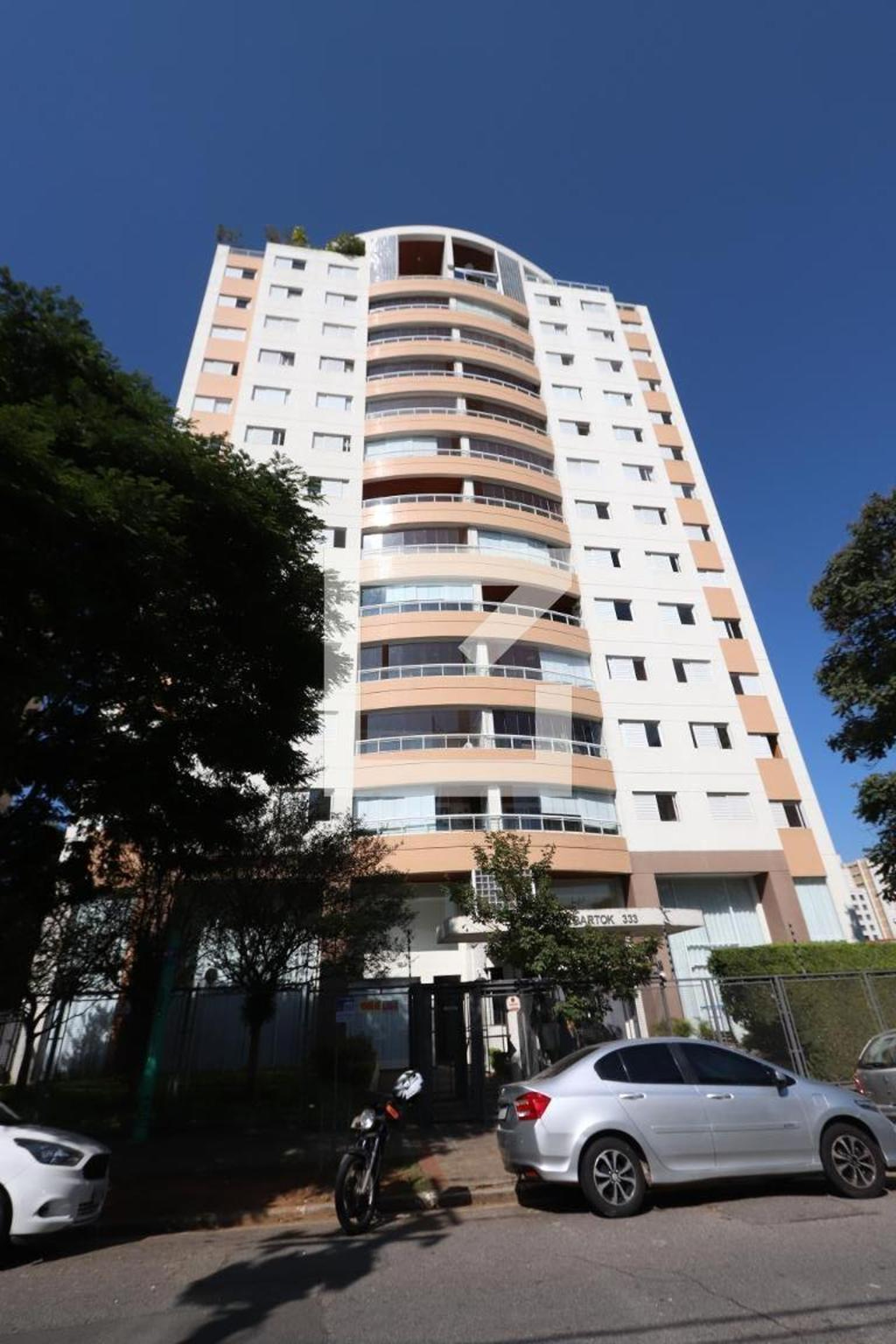 Fachada do Prédio Condomínio em Rua Capitão Macedo, 111