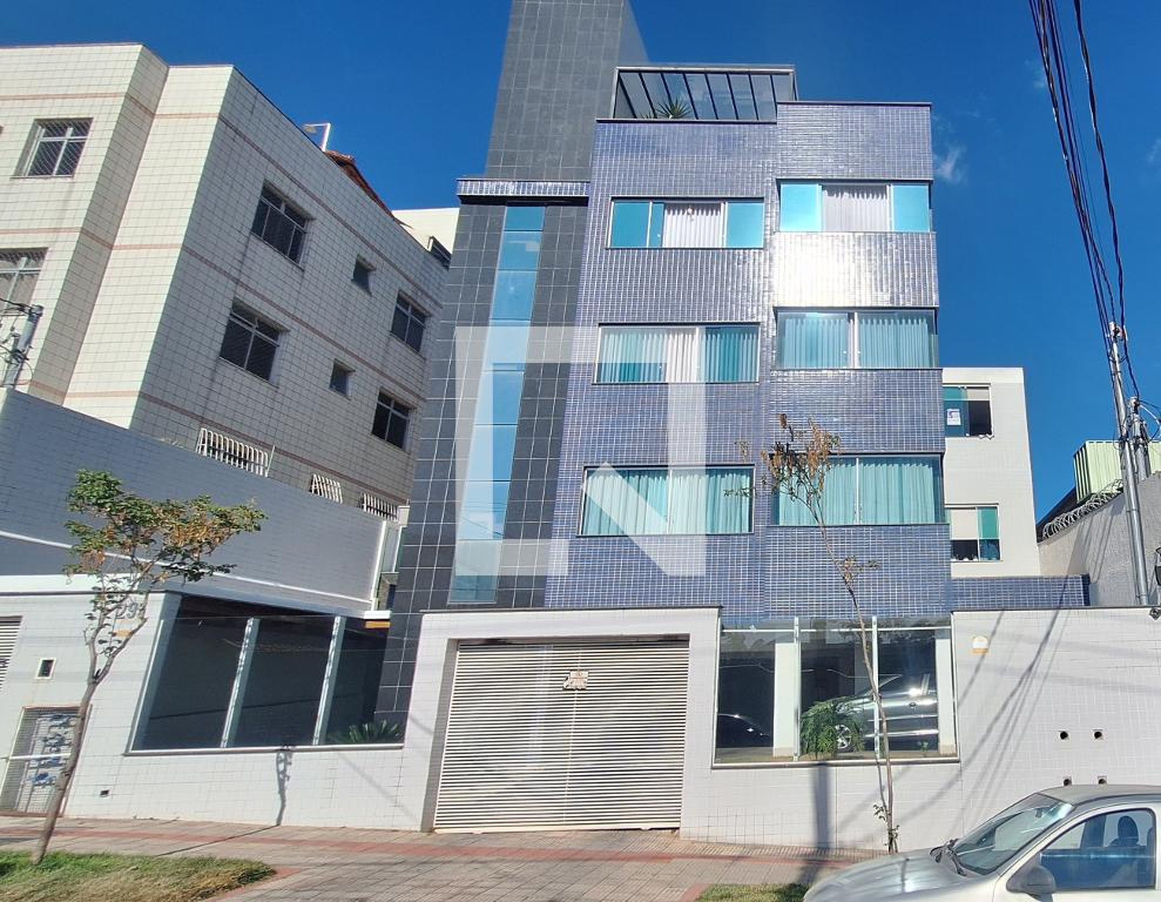 Fachada Condomínio em Rua Castelo de Lisboa, 295