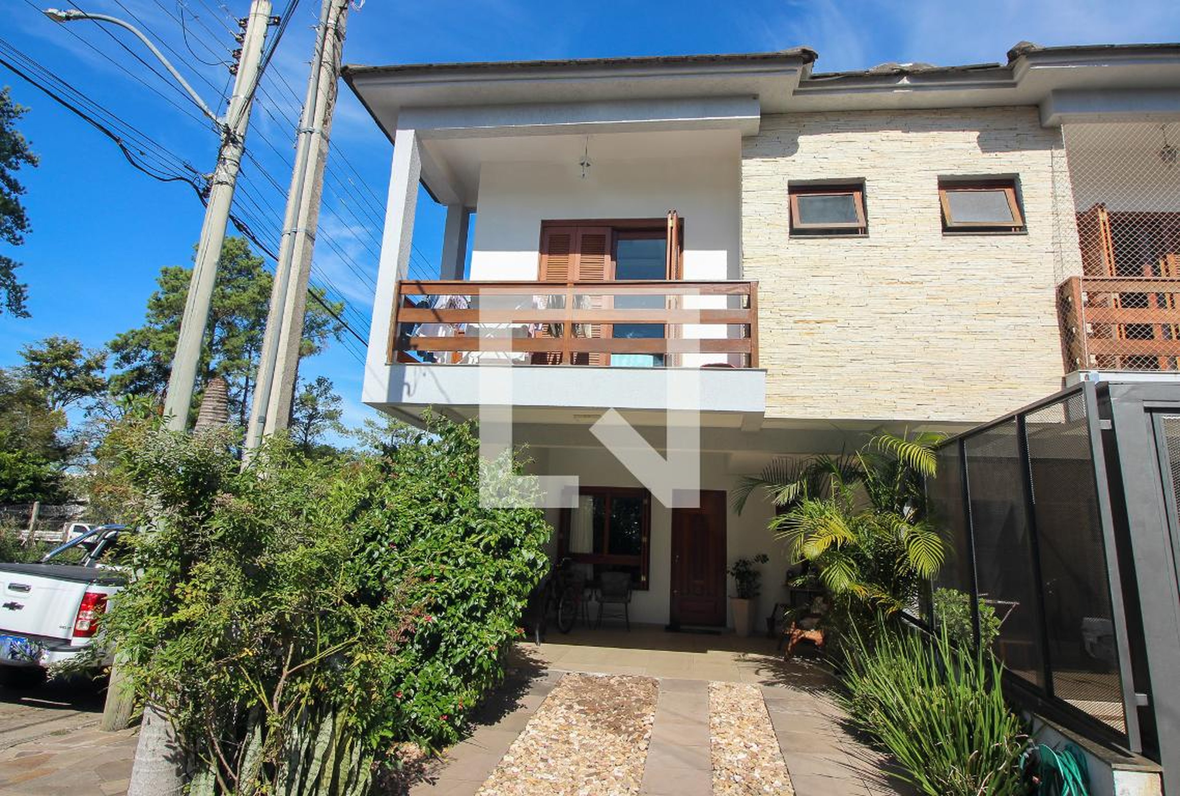 Fachada Condomínio em Rua Angico, 10