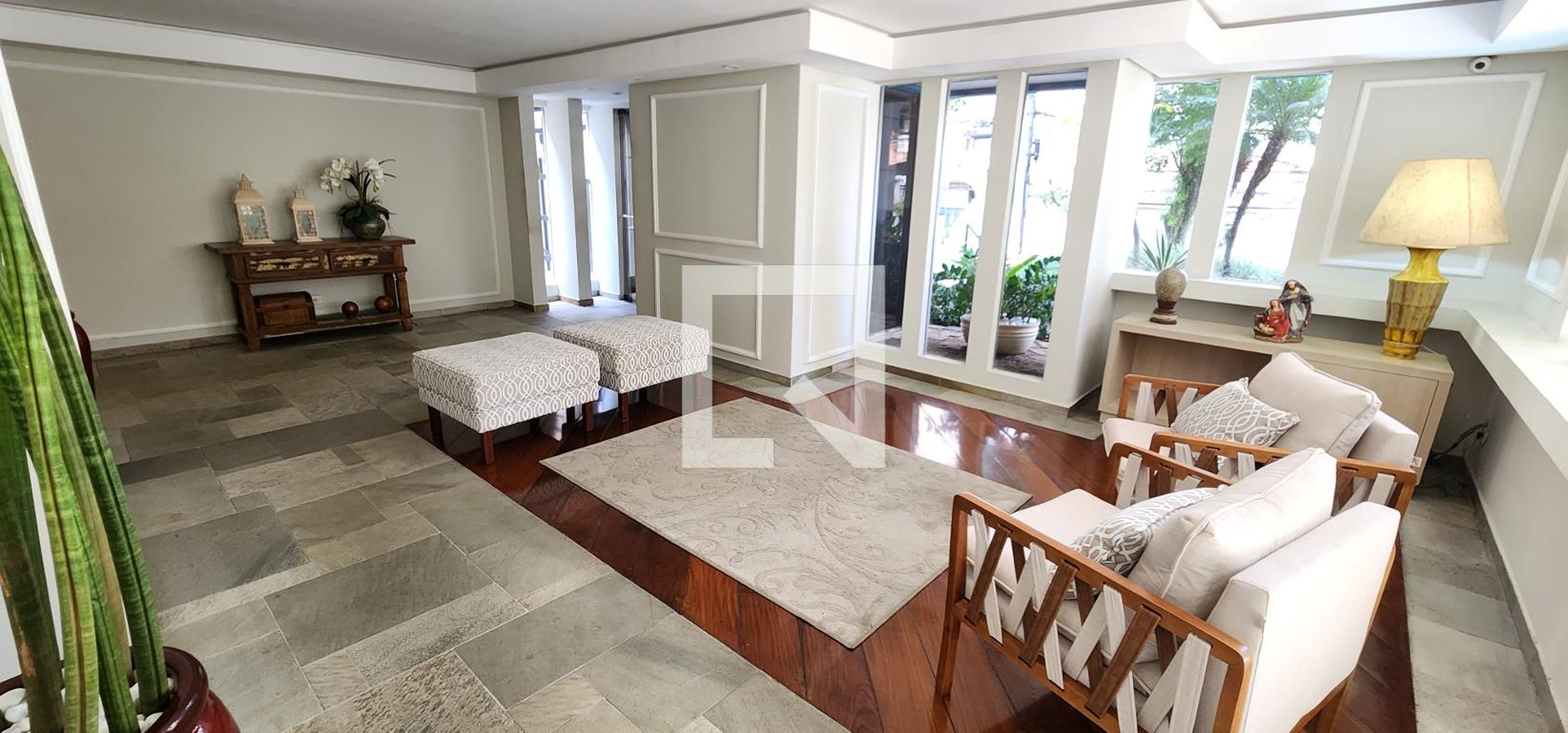 Hall de entrada - Edifício Residencial Mantiqueira