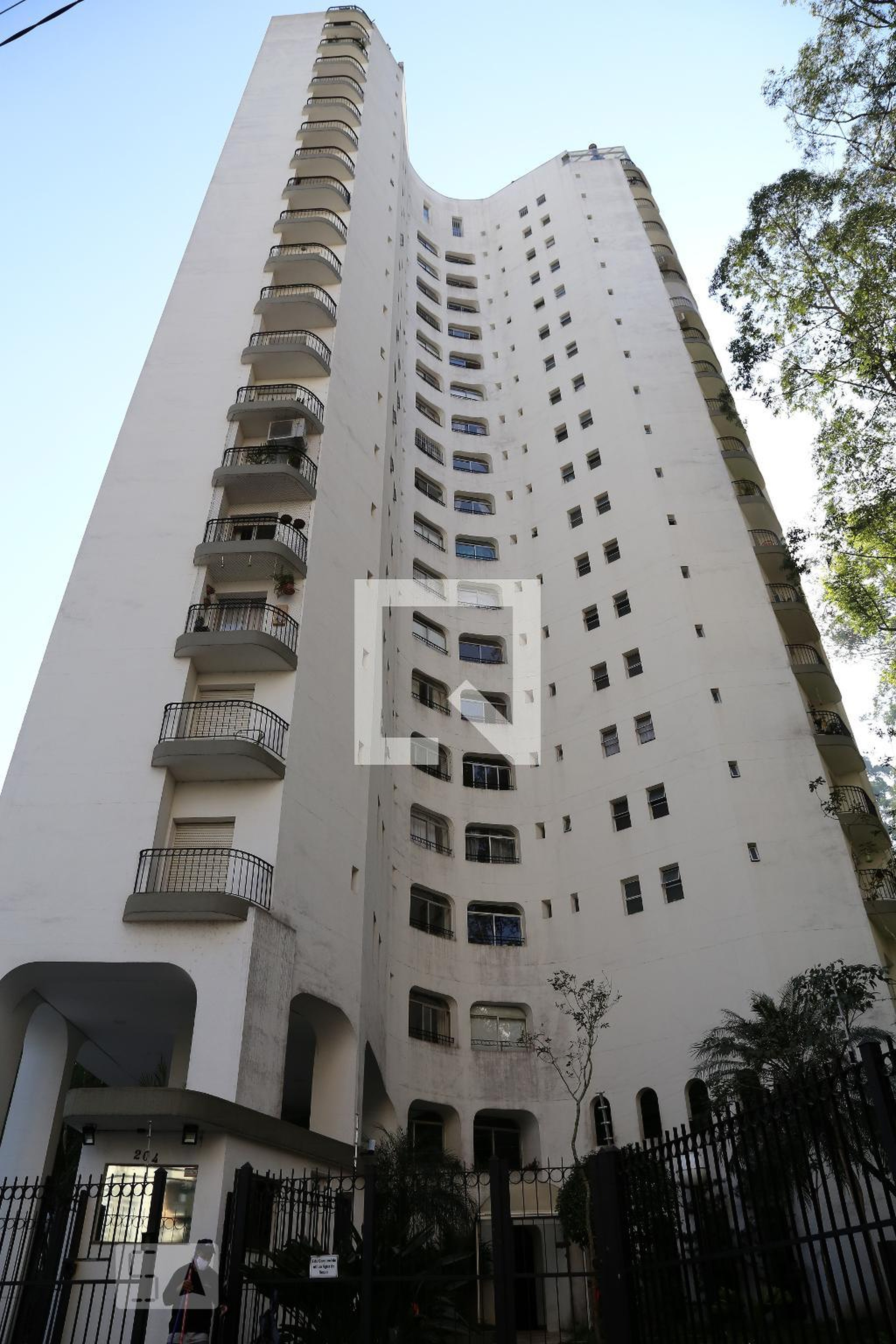 Fachada Condomínio Van Der Rohe