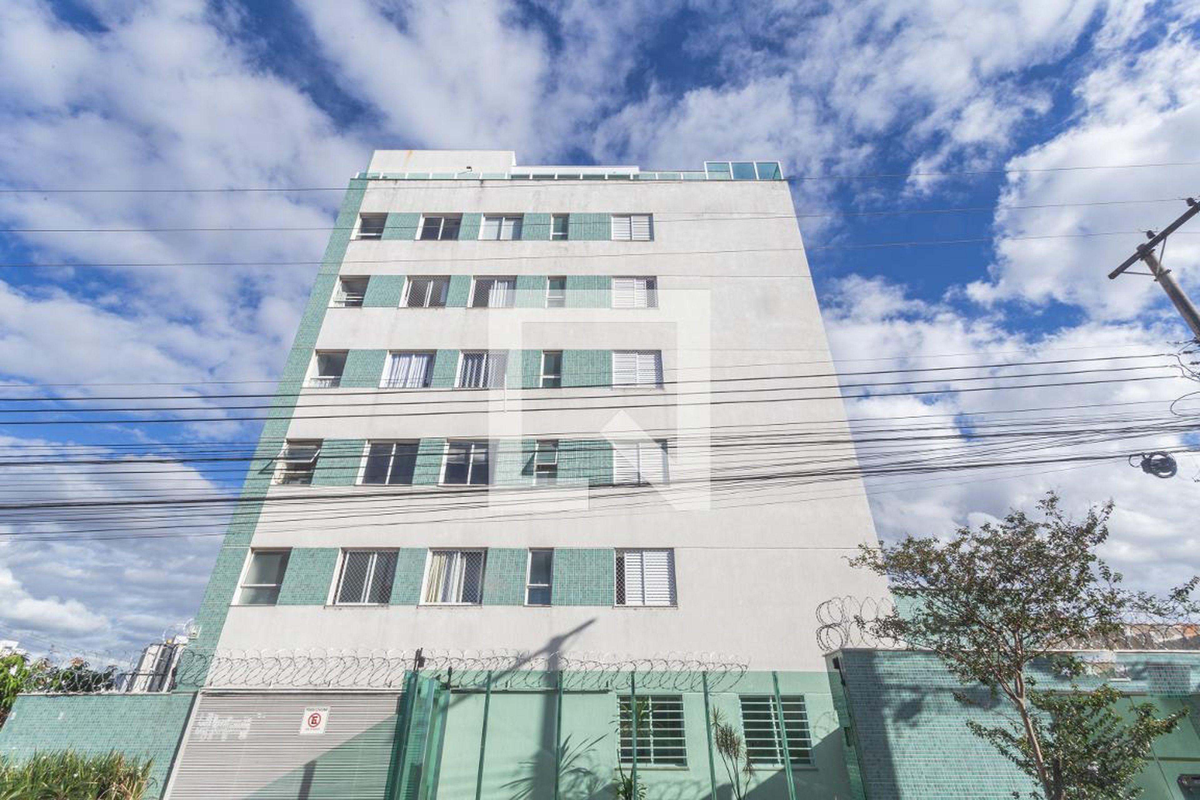 Fachada Condomínio em Rua Padre Agostinho, 282