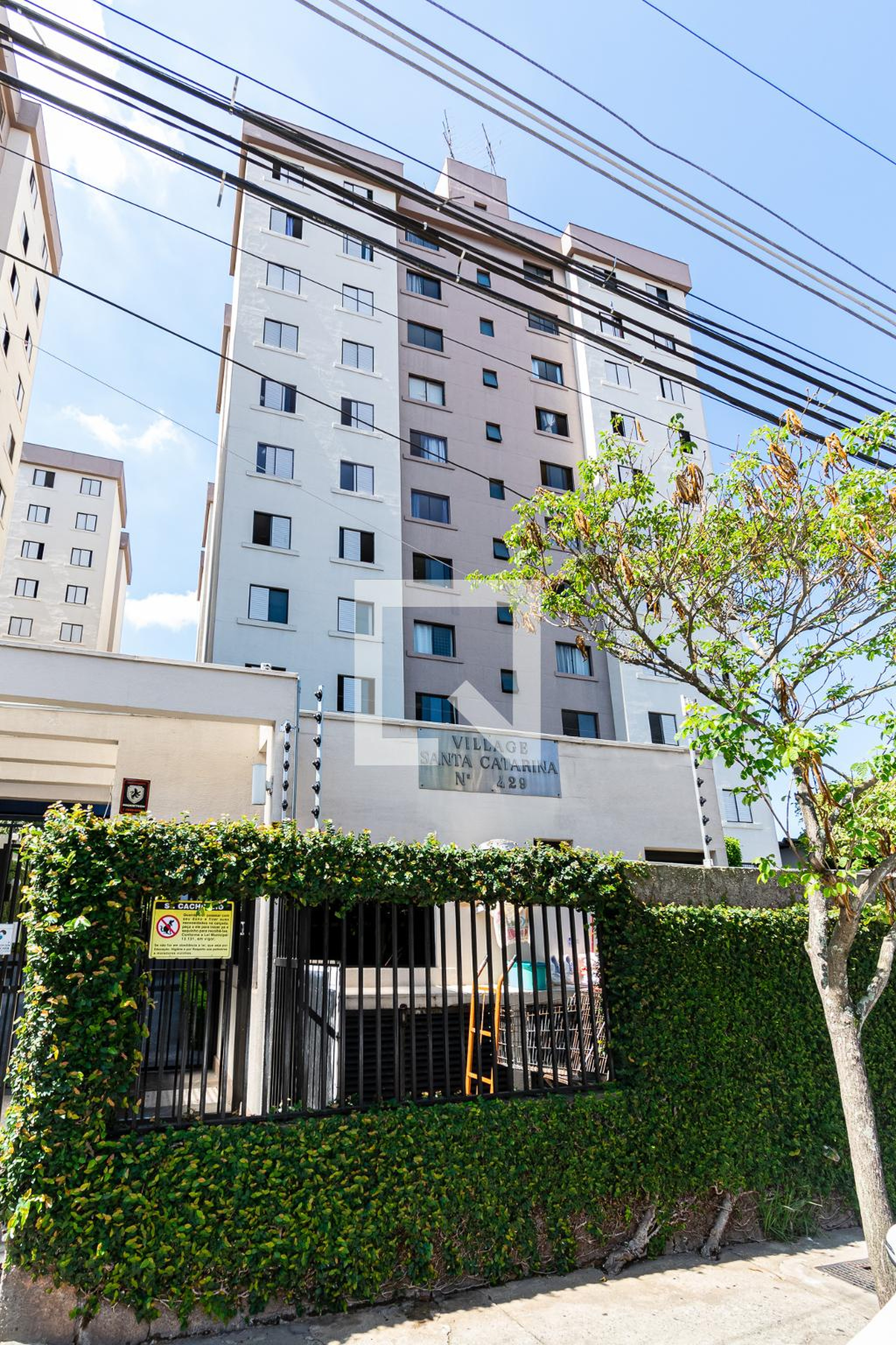 Fachada Condomínio Village Santa Catarina