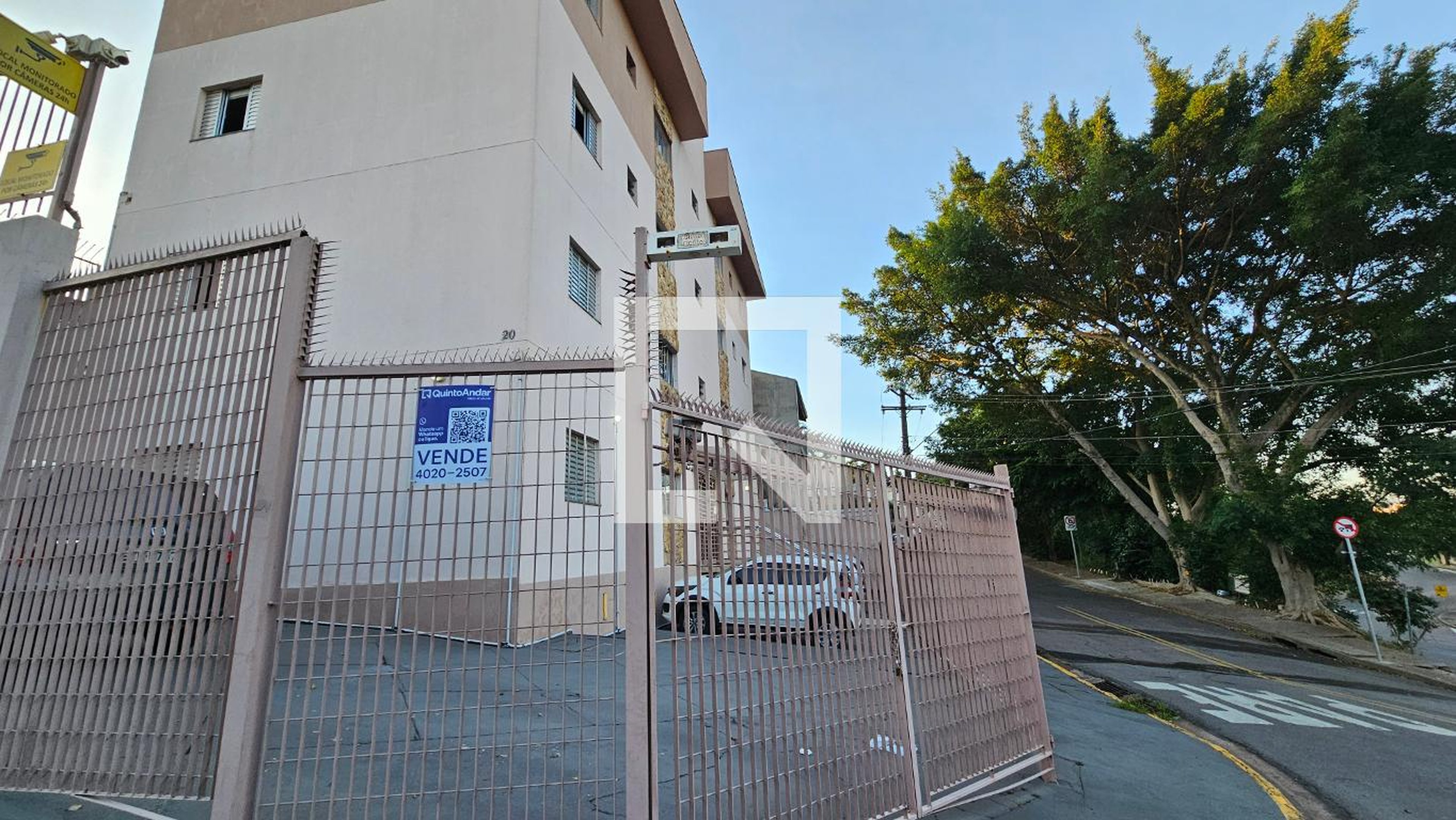 Fachada do Prédio Condomínio em Rua Ernesto Pincinato, 20