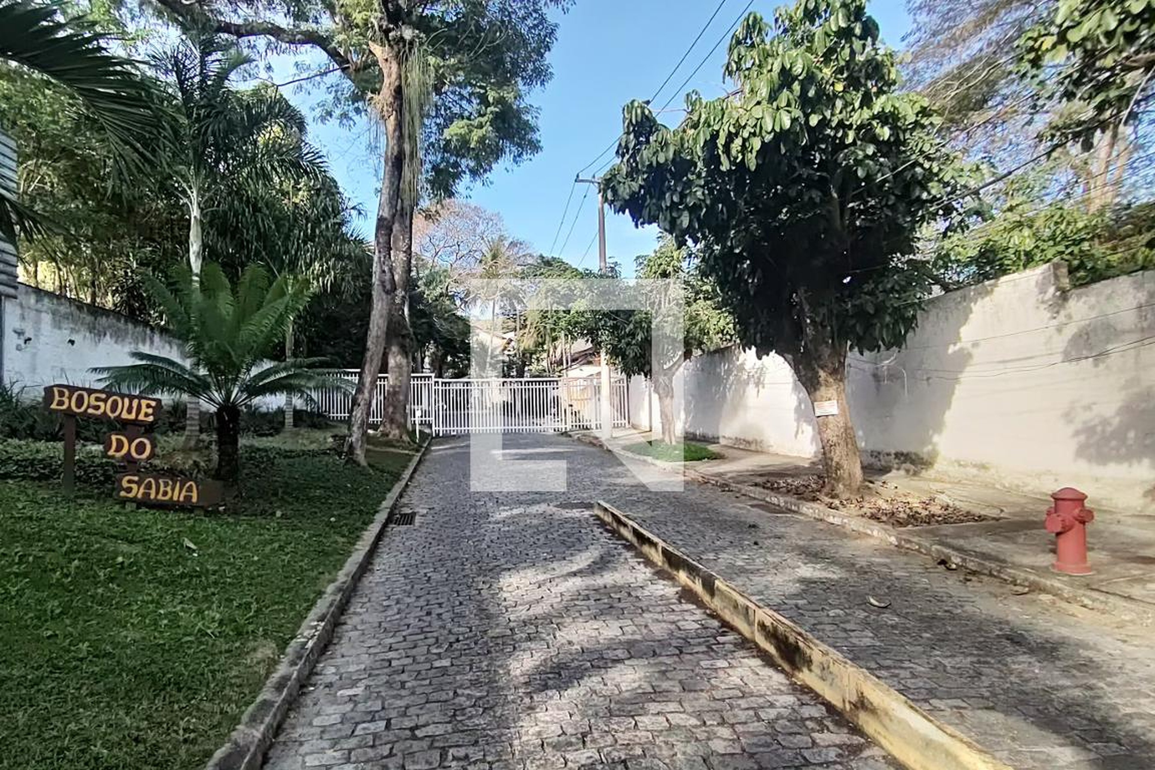 Fachada do Condomínio Condomínio em Rua Engenheiro Luís Eduardo Bahia, 170