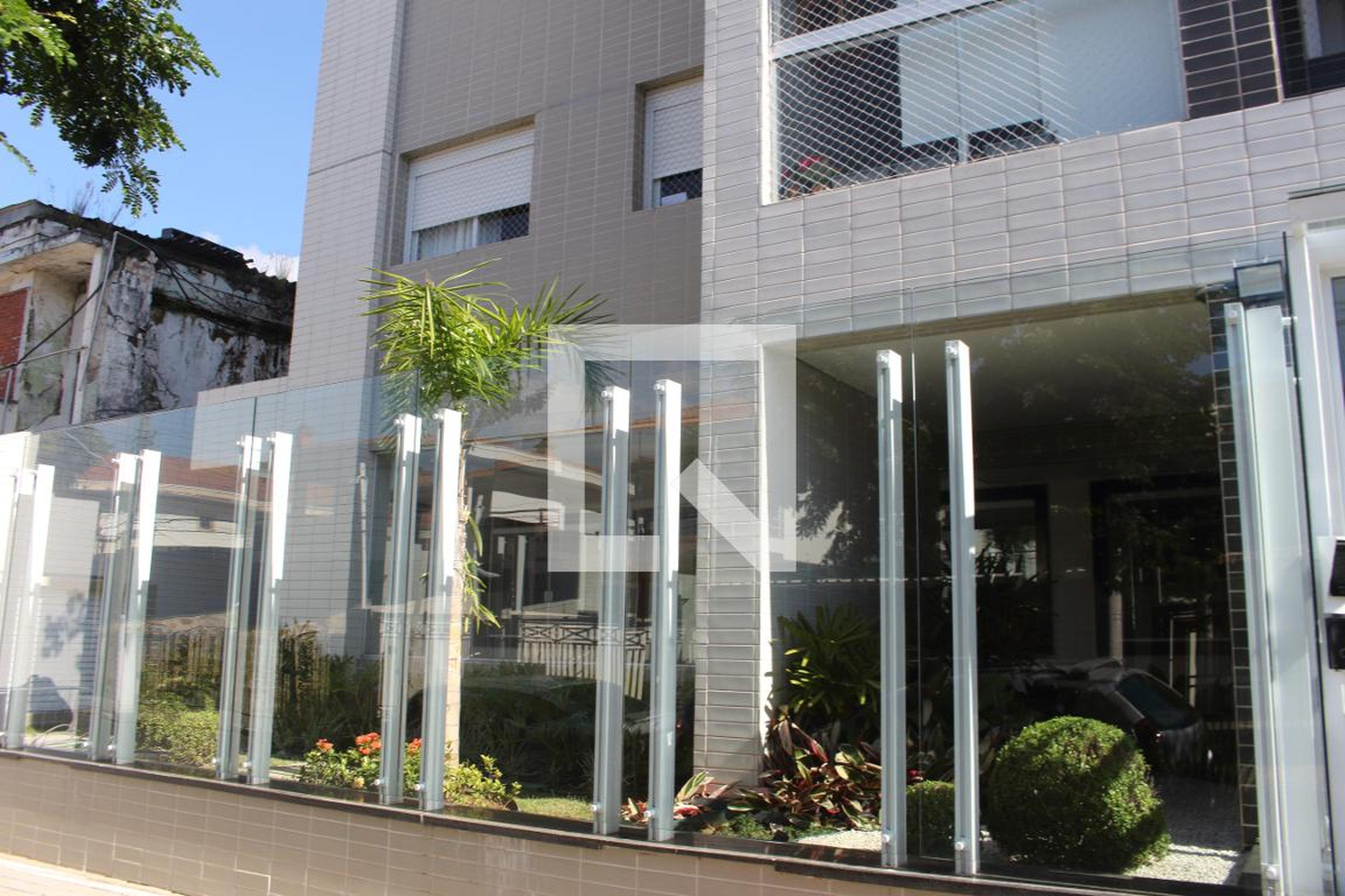 Fachada Condomínio em Rua Capitão Rabelo, 534