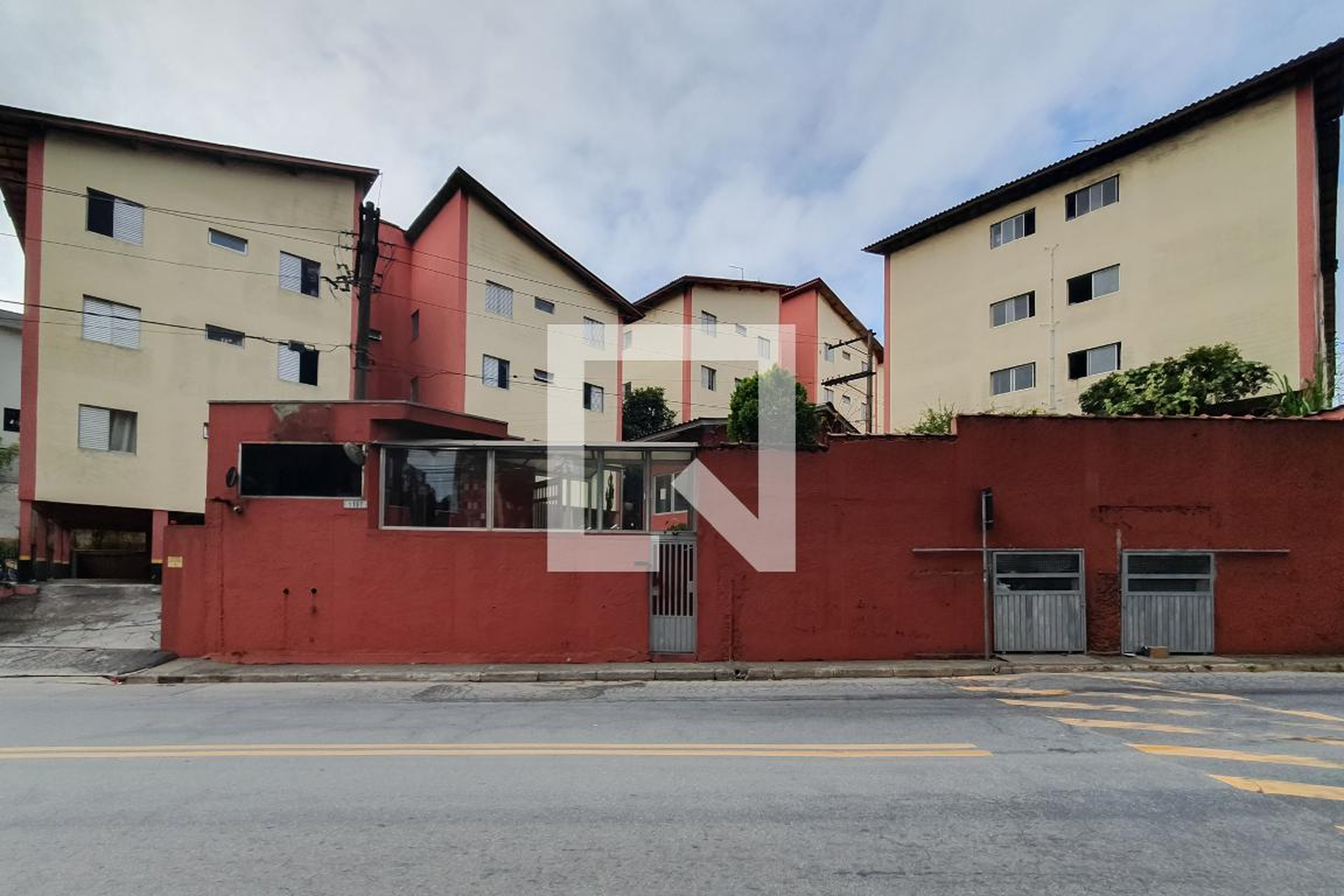 Fachada do Prédio Condomínio Alamos