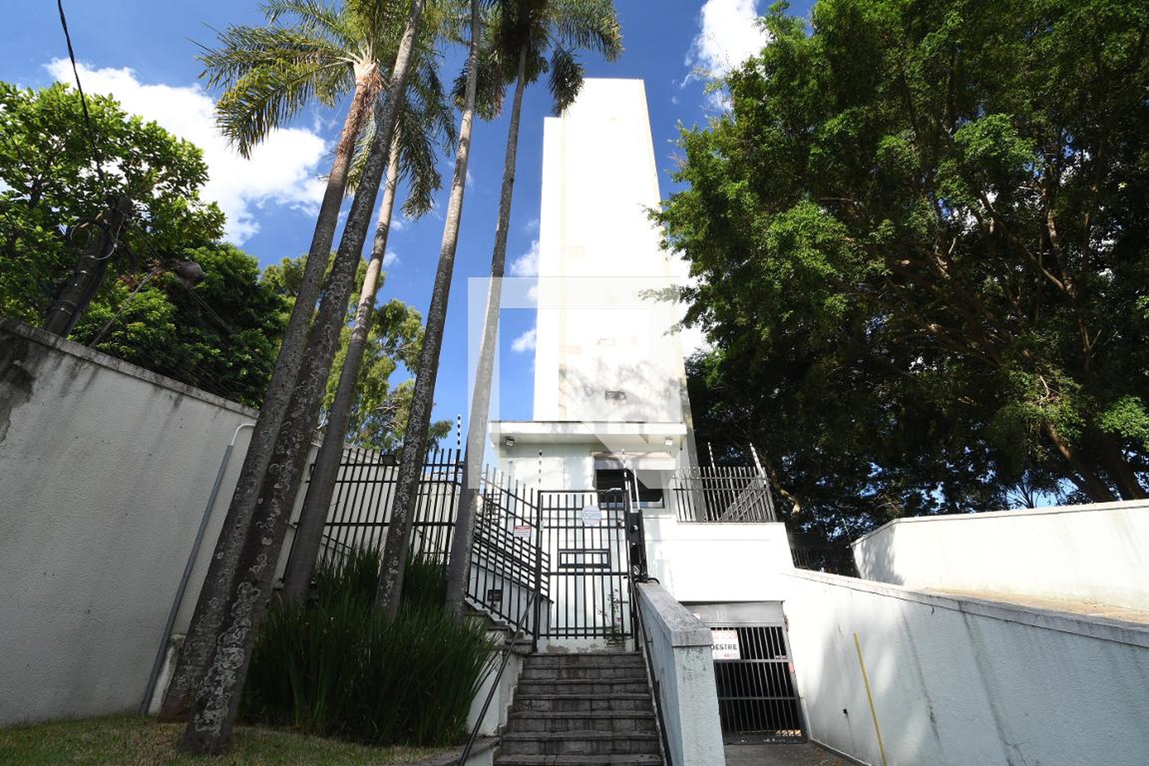 Fachada do Prédio Condomínio Dona Julia