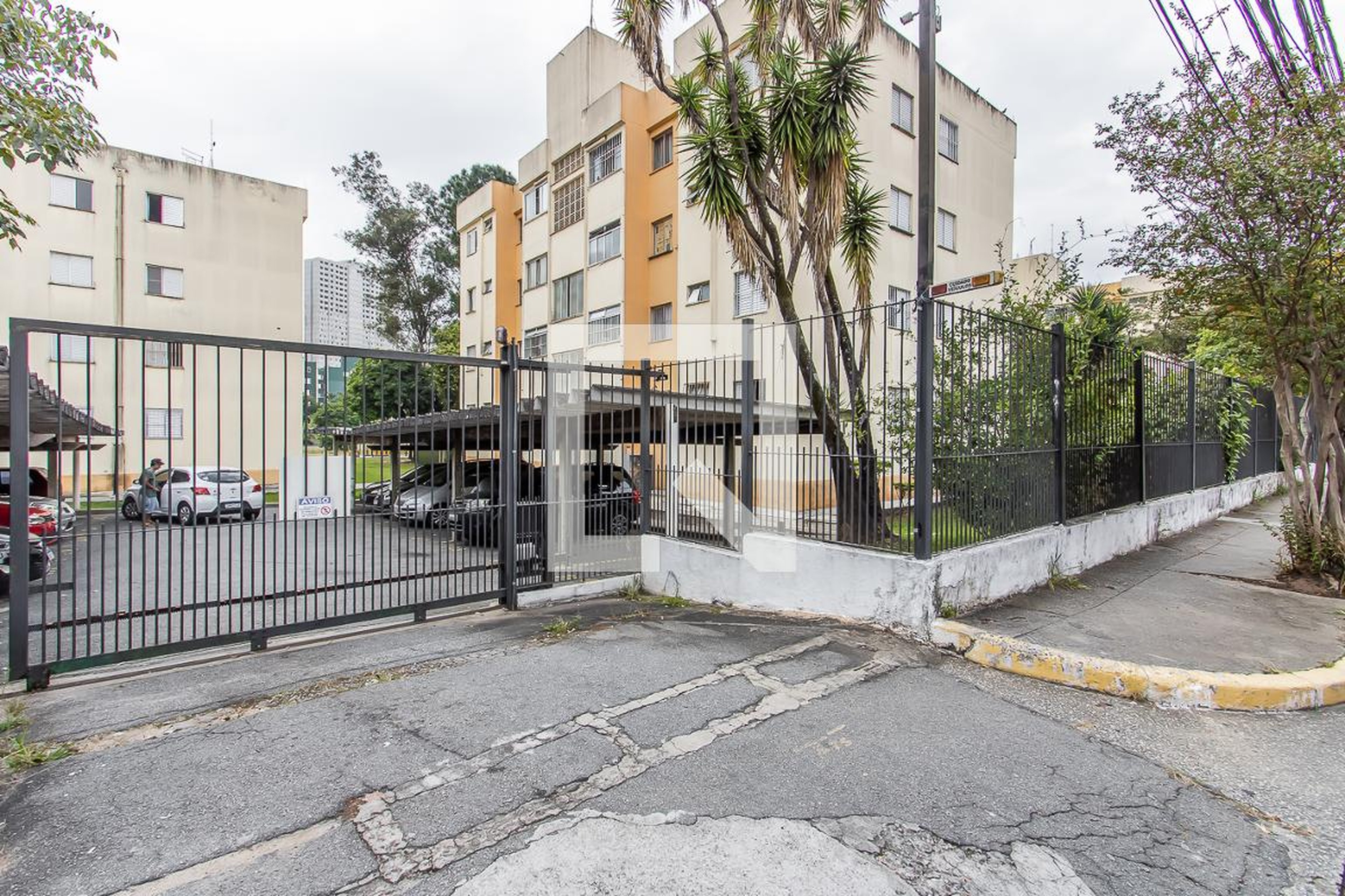 Fachada Condomínio em Rua Colônia Leopoldina, 131