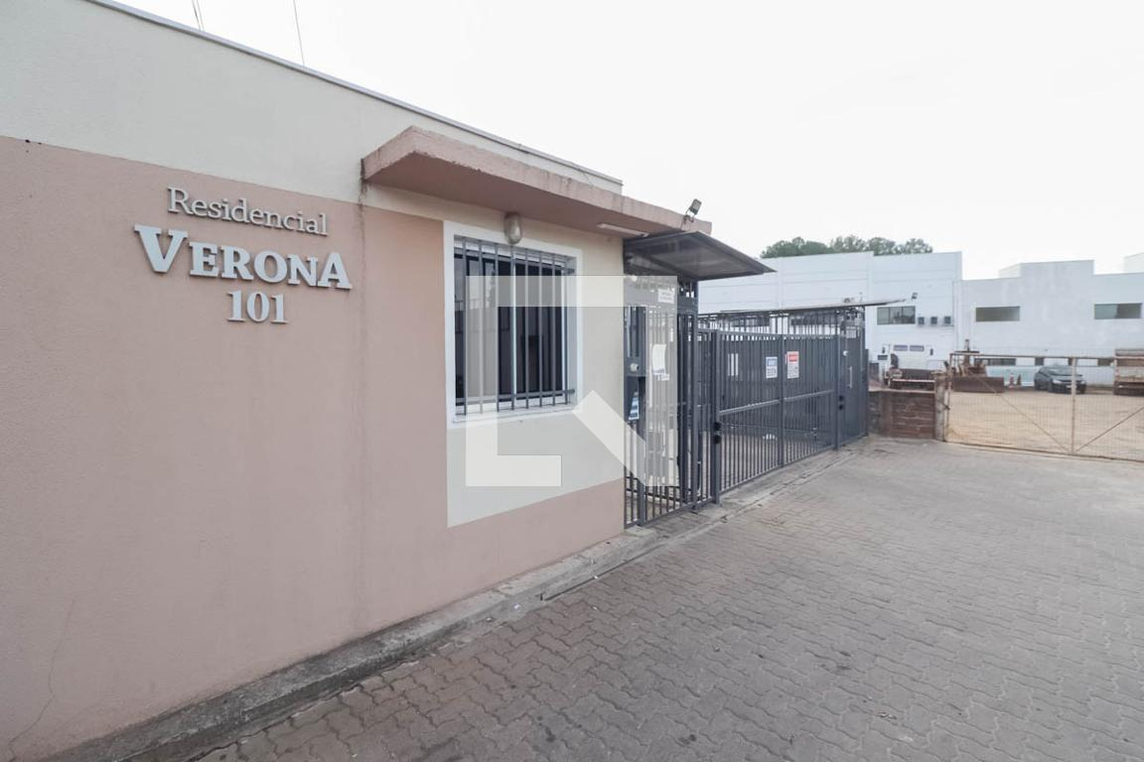 Fachada Condomínio em Rua Pontes de Miranda, 1