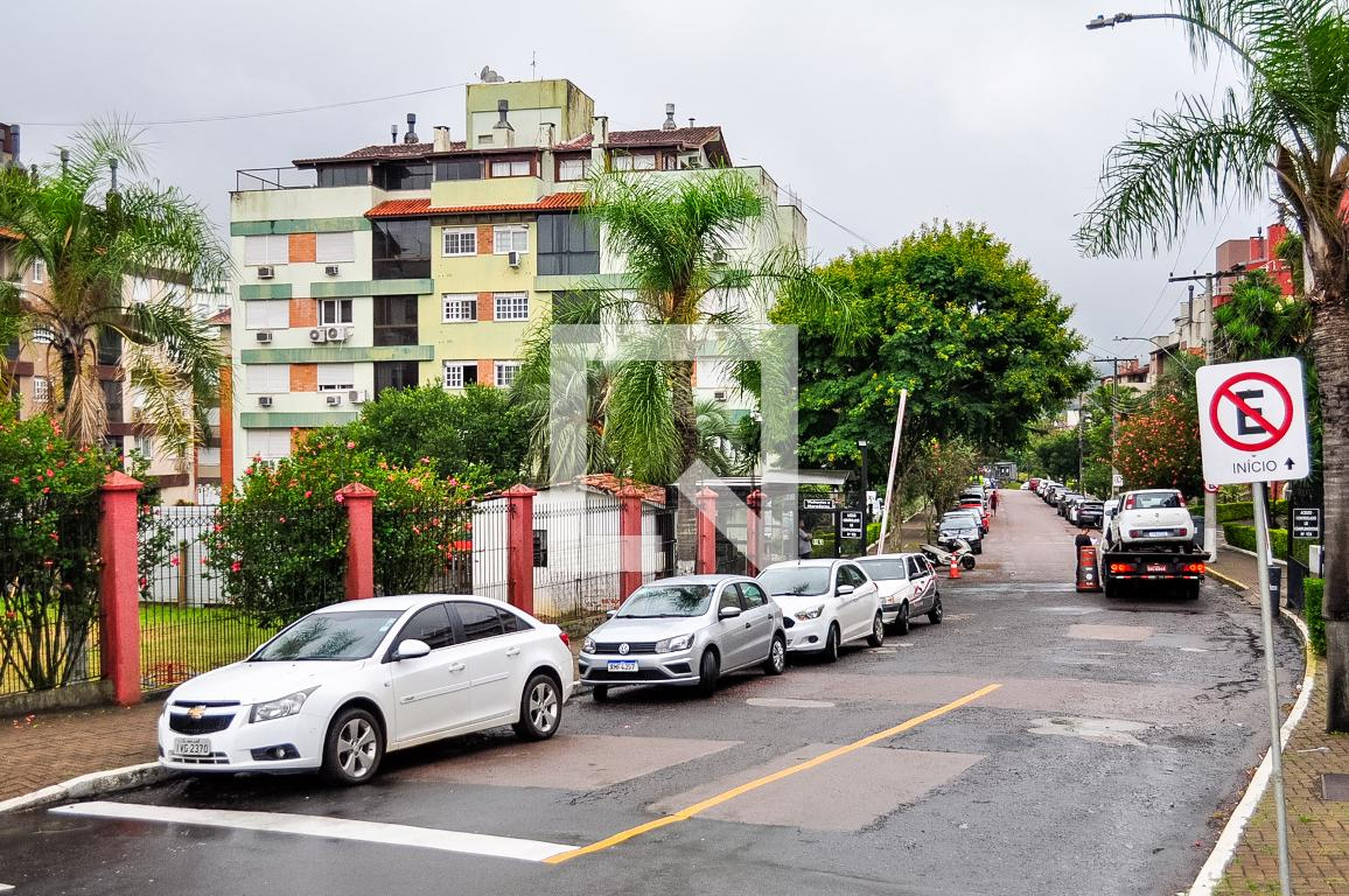 Fachada do condomínio Condomínio Village Center A3