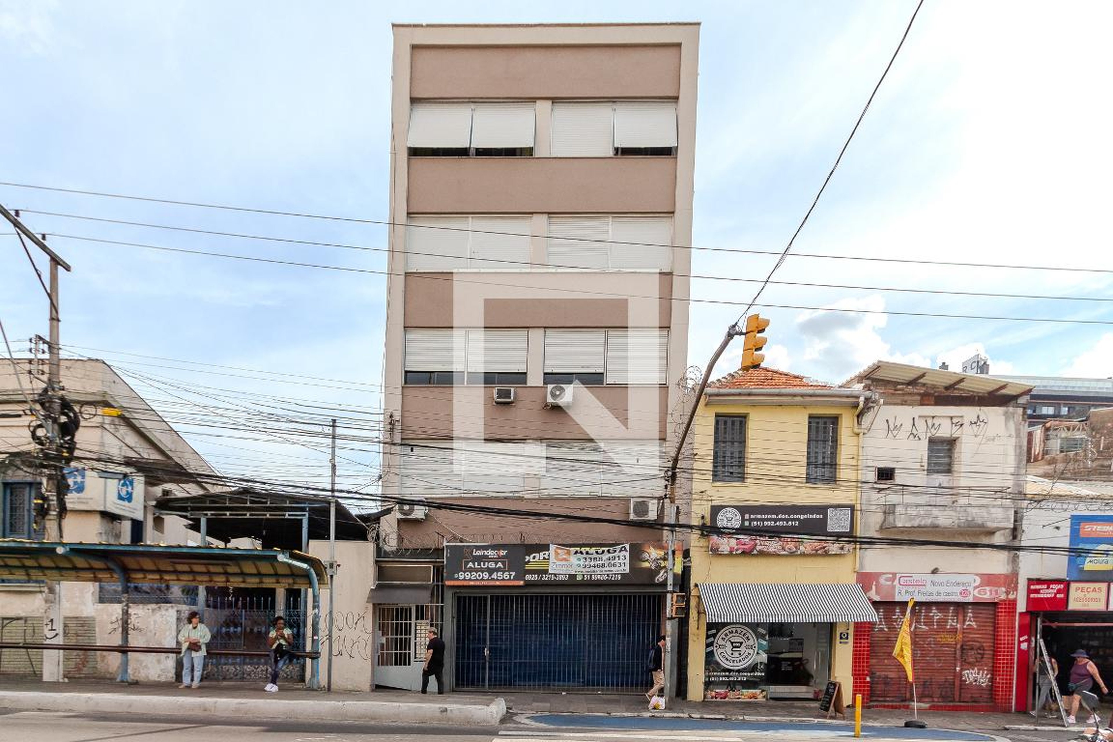Fachada Condomínio em Avenida da Azenha, 623