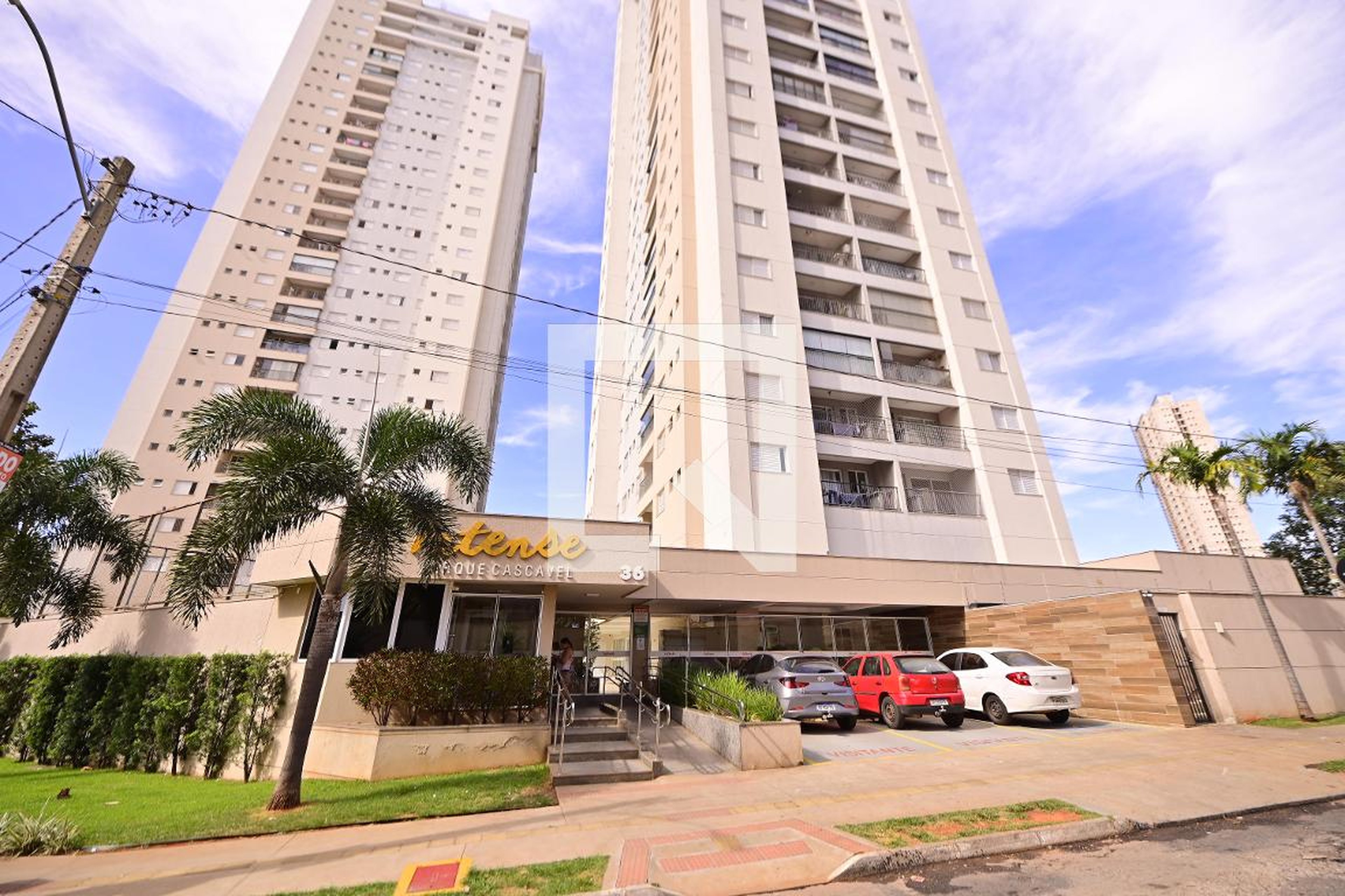 Fachada Condomínio em Rua José Salustiano, 36