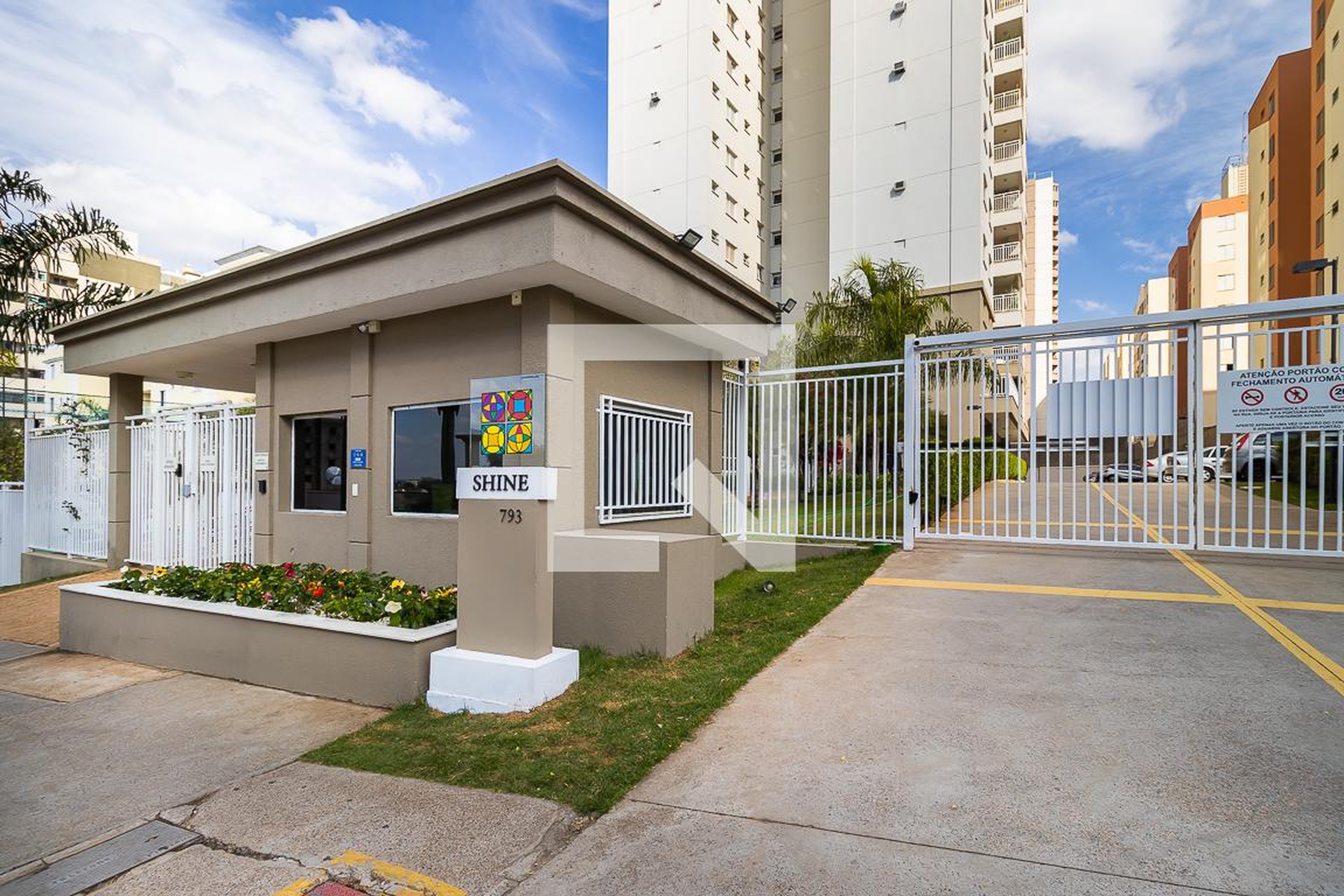 Fachada Condomínio SHINE