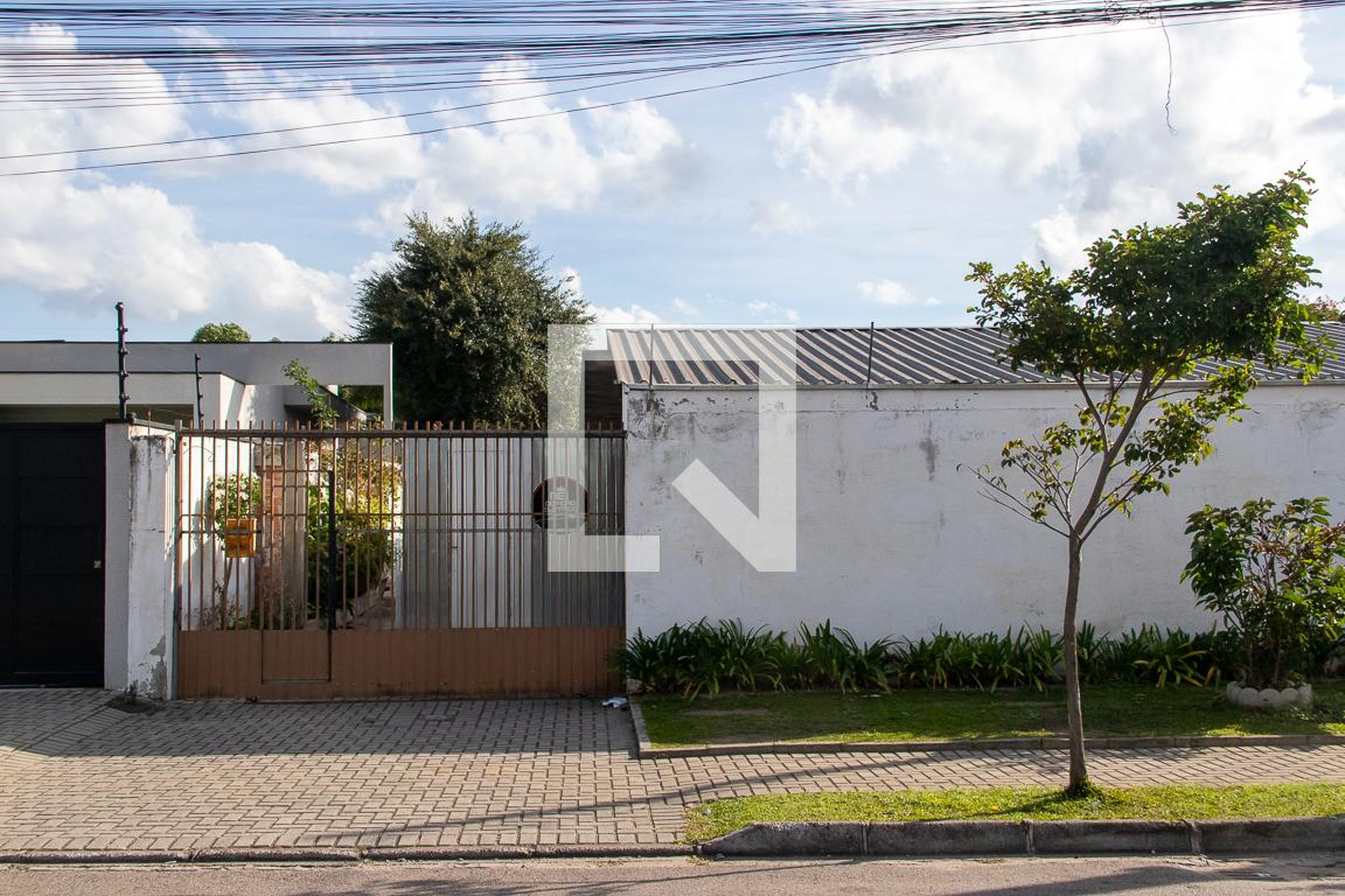 Fachada Condomínio em Rua Arthur Manoel Iwersen, 1252