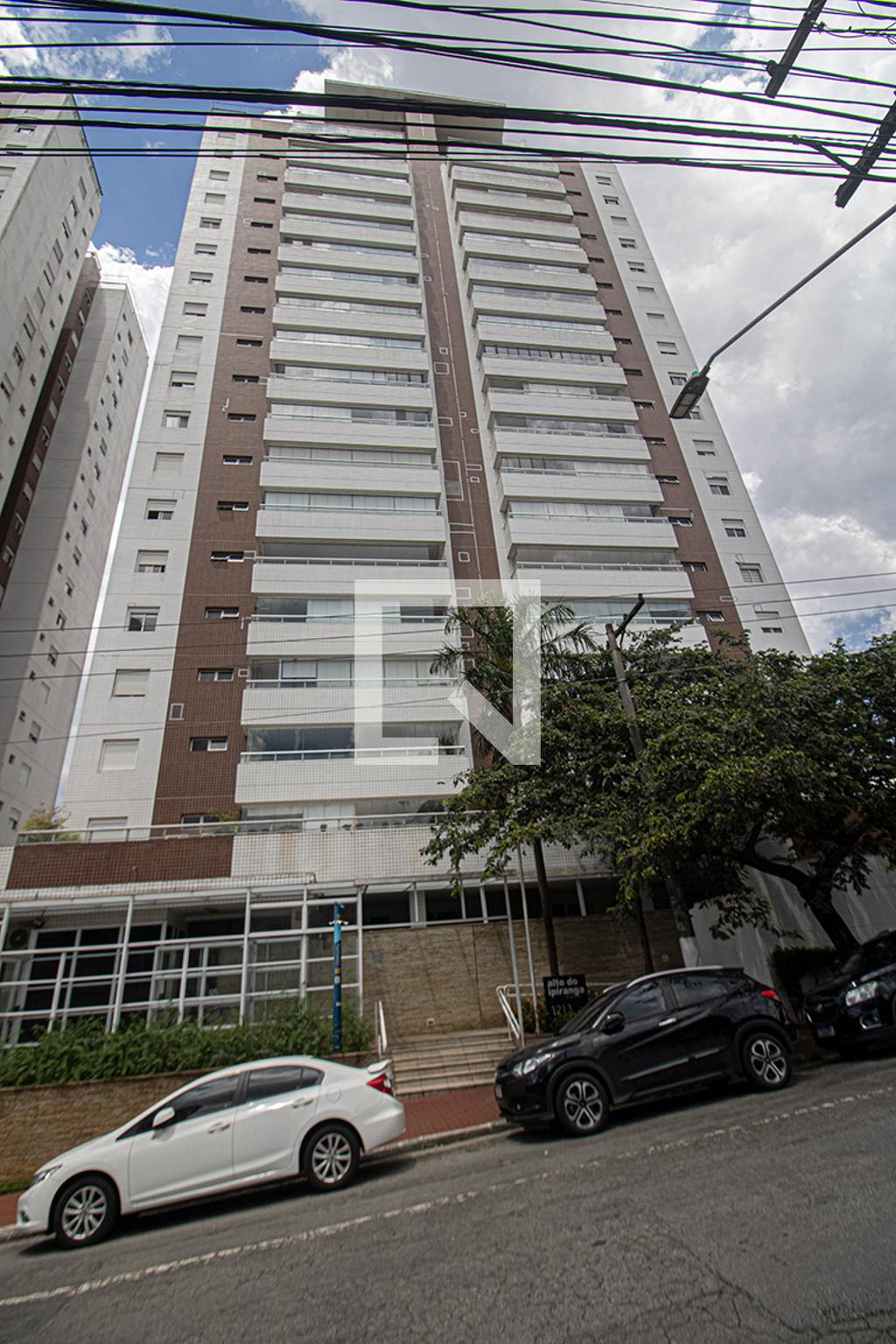 Fachada Condomínio em Rua Salvador Simões, 1215