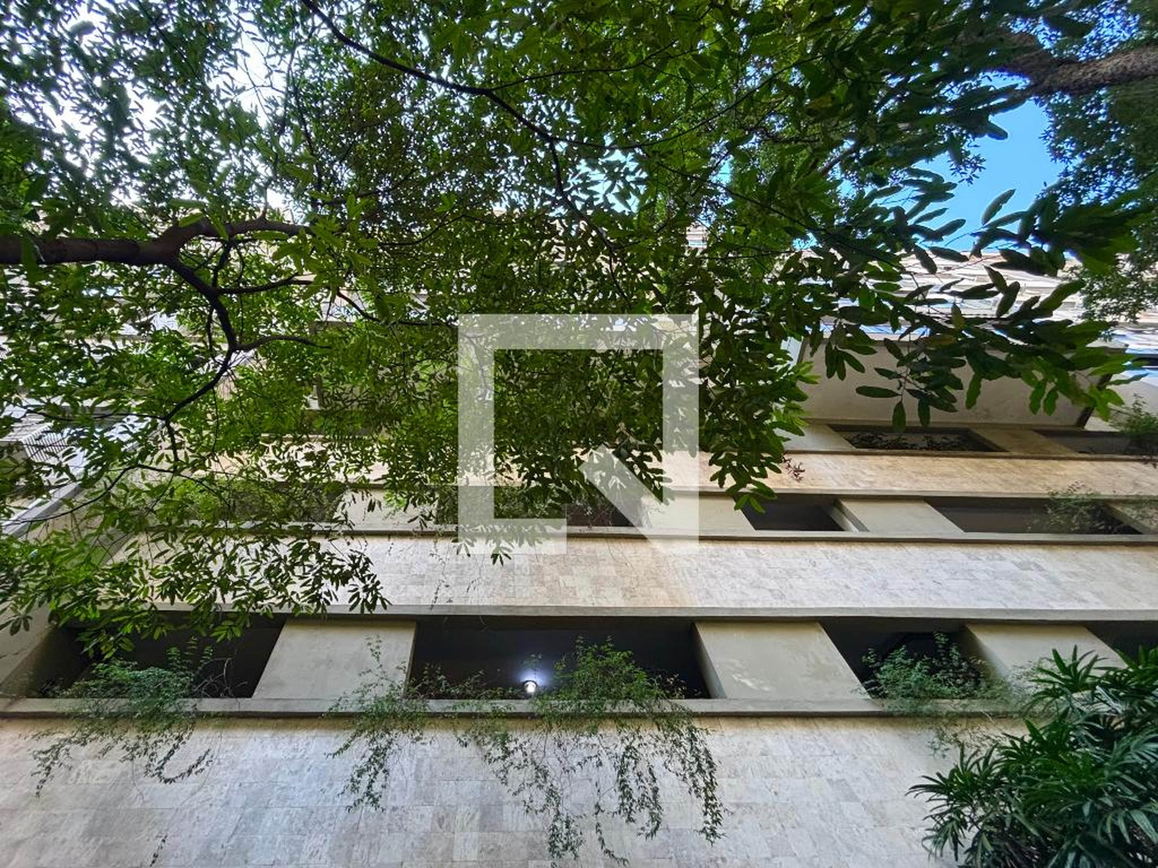 Fachada Condomínio em Rua Santa Clara, 256