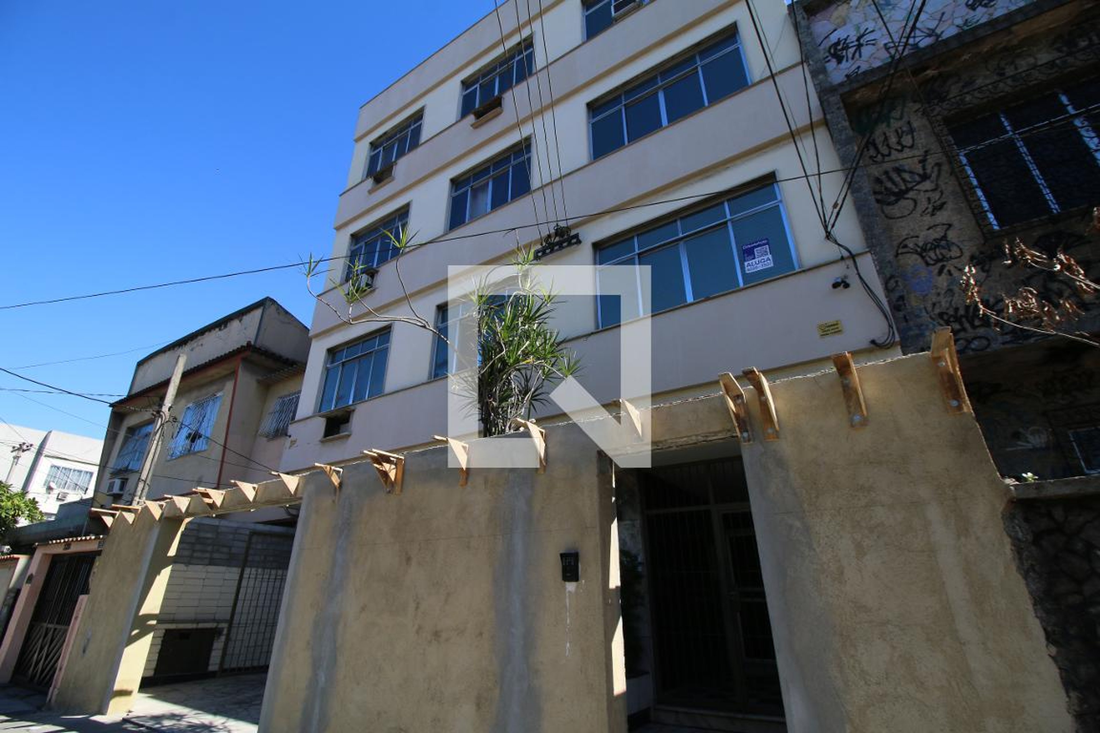 Fachada do Prédio Condomínio em Avenida Professor Plínio Bastos, 318