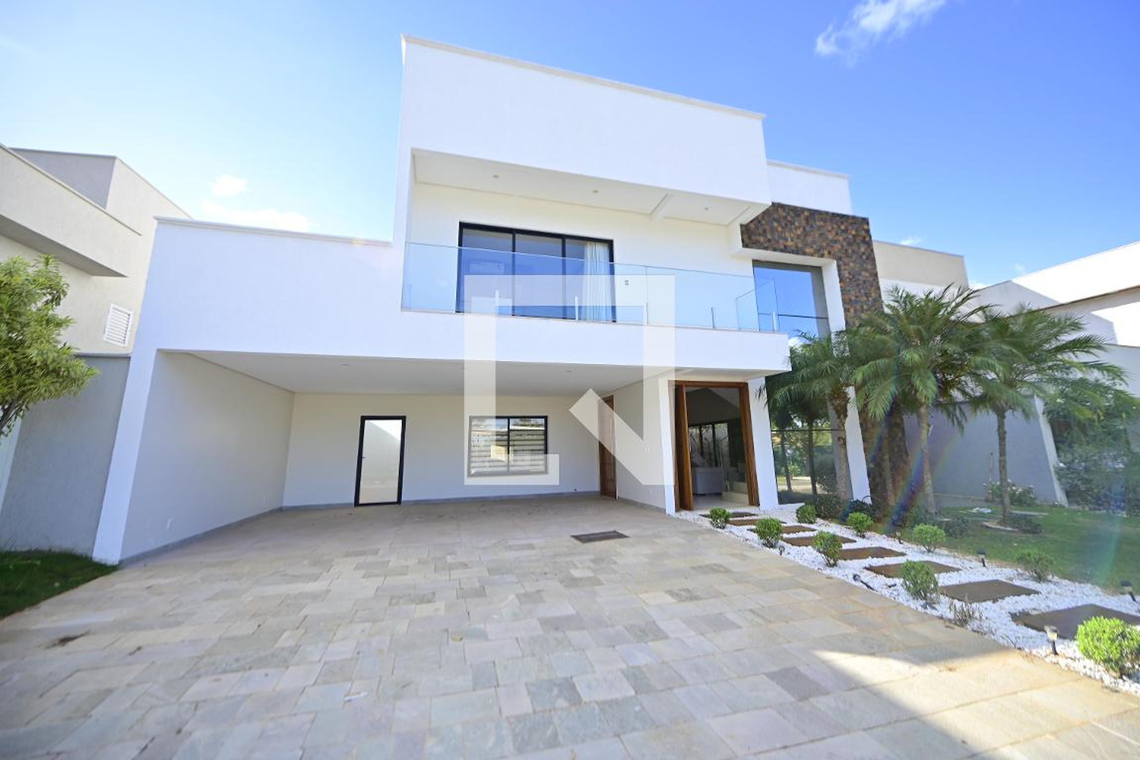 Fachada Condomínio em Via de Acesso A, 10