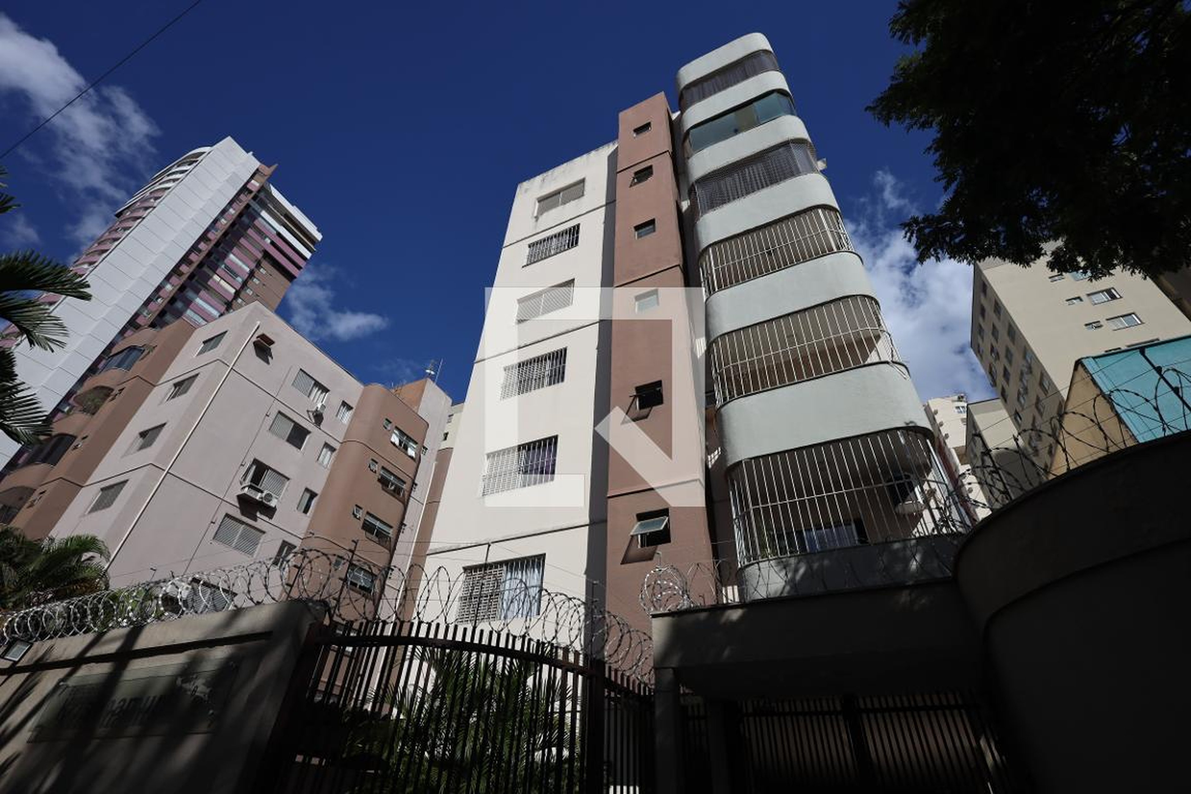 Fachada do Prédio Condomínio Edifico Aline